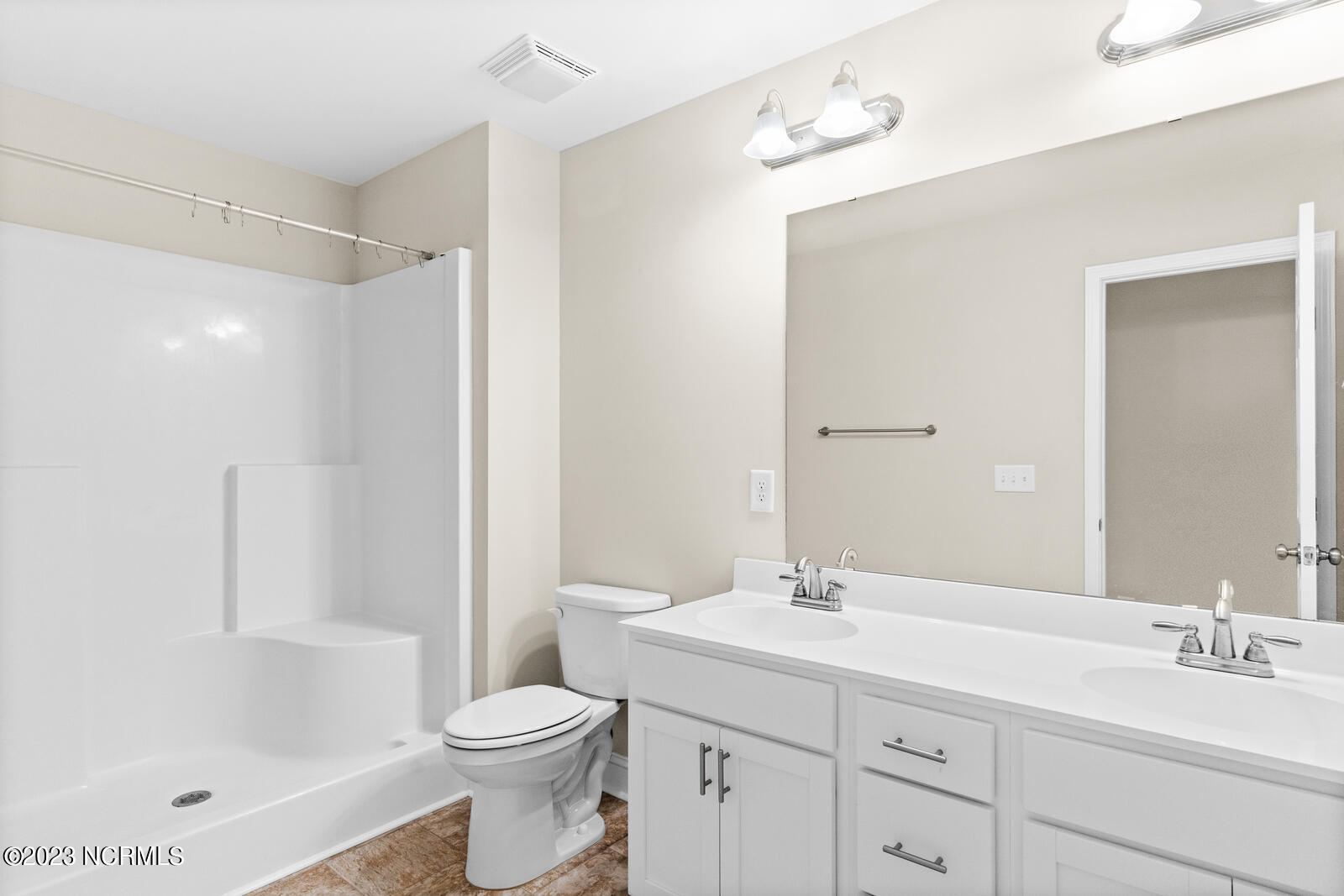 100552237 | Photo 19