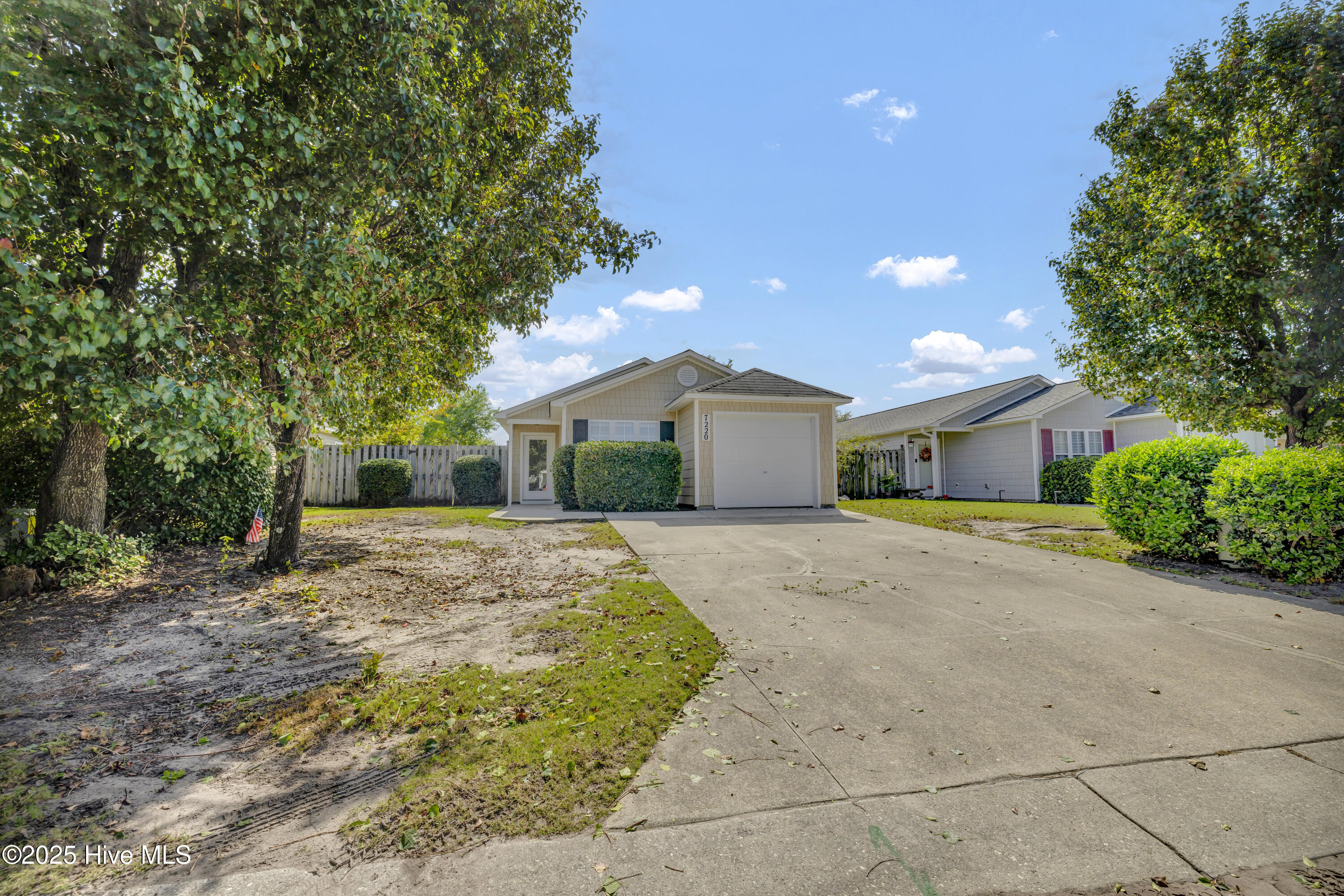 7220 Haskell Court, Wilmington, NC 28411 – photo 3: 003_6q7a6654_847