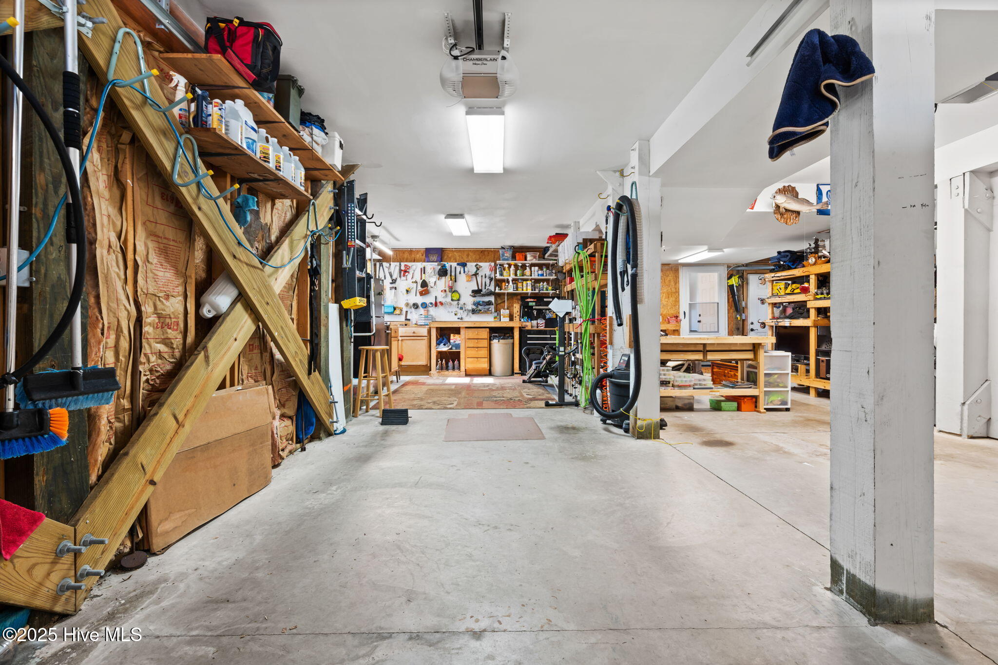 100543841 | Photo 48