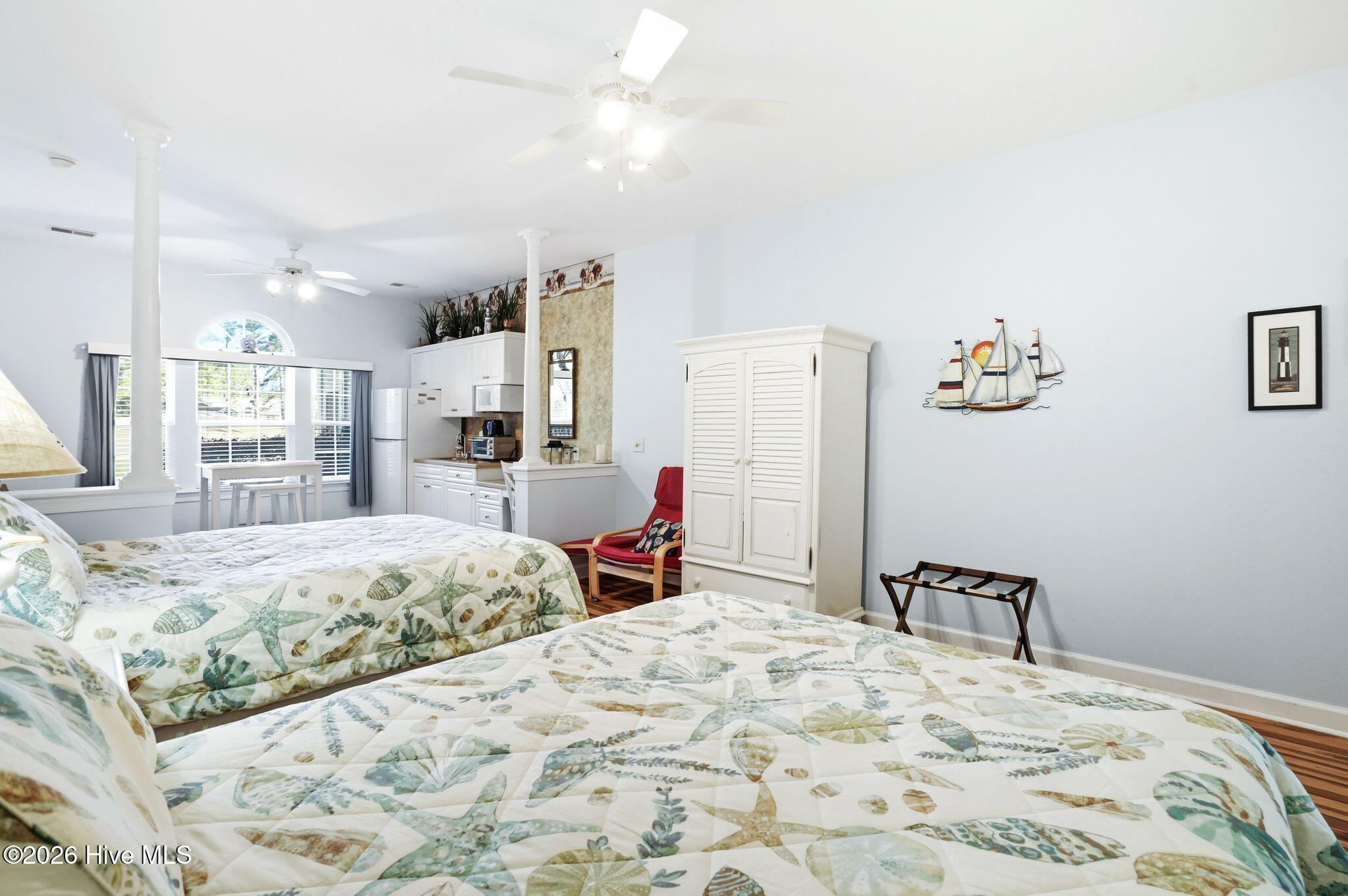 100565288 | Photo 10