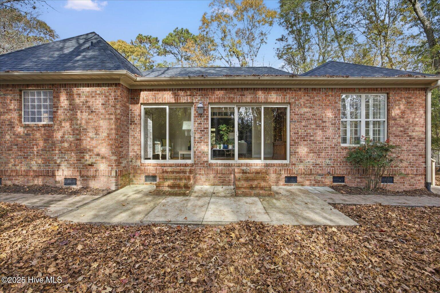 100543619 | Photo 40