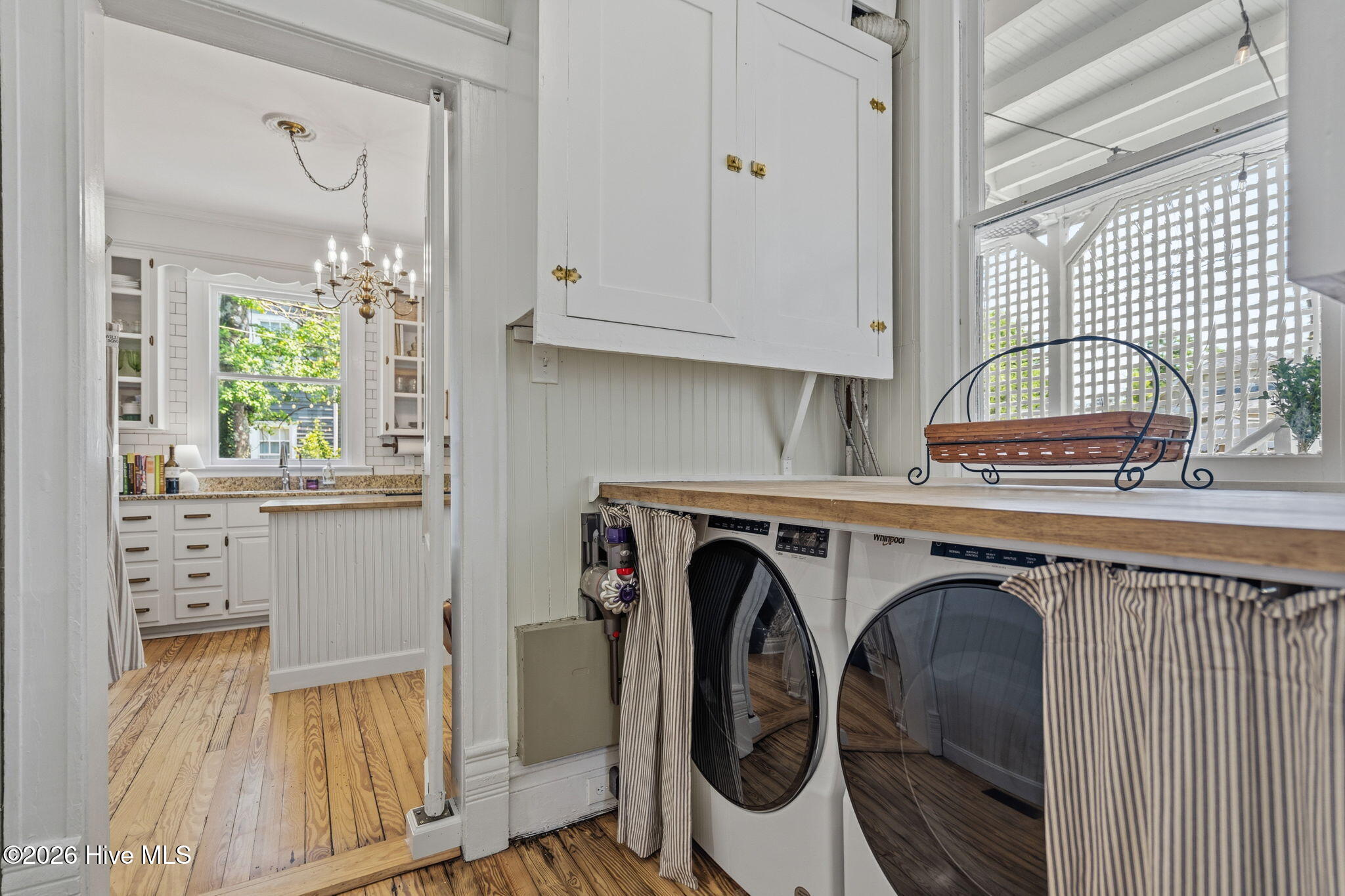 100566277 | Photo 18