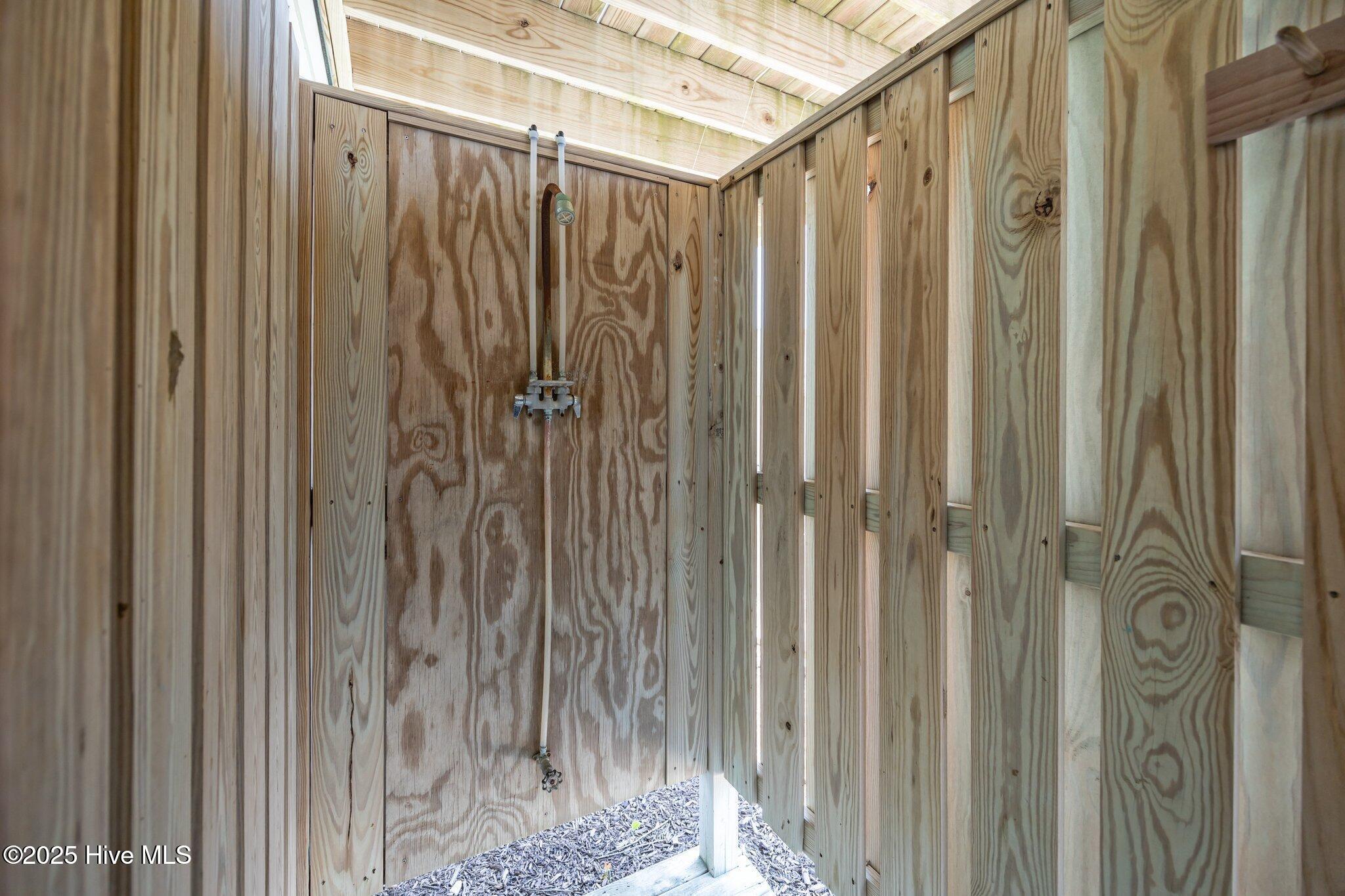 100535053 | Photo 55