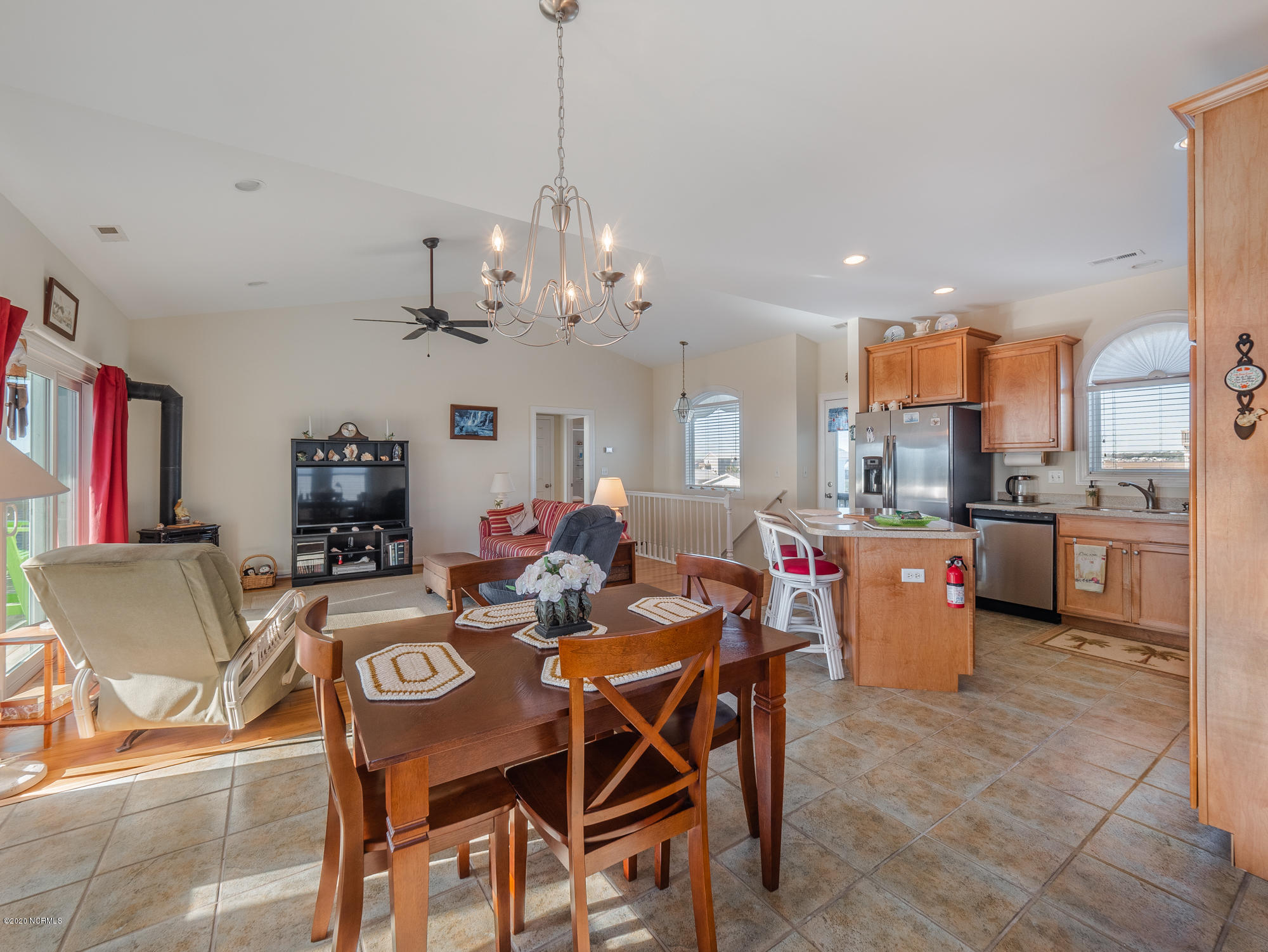 1016 Ocean Boulevard, Topsail Beach, NC 28445 – photo 9: 09-large-2000px