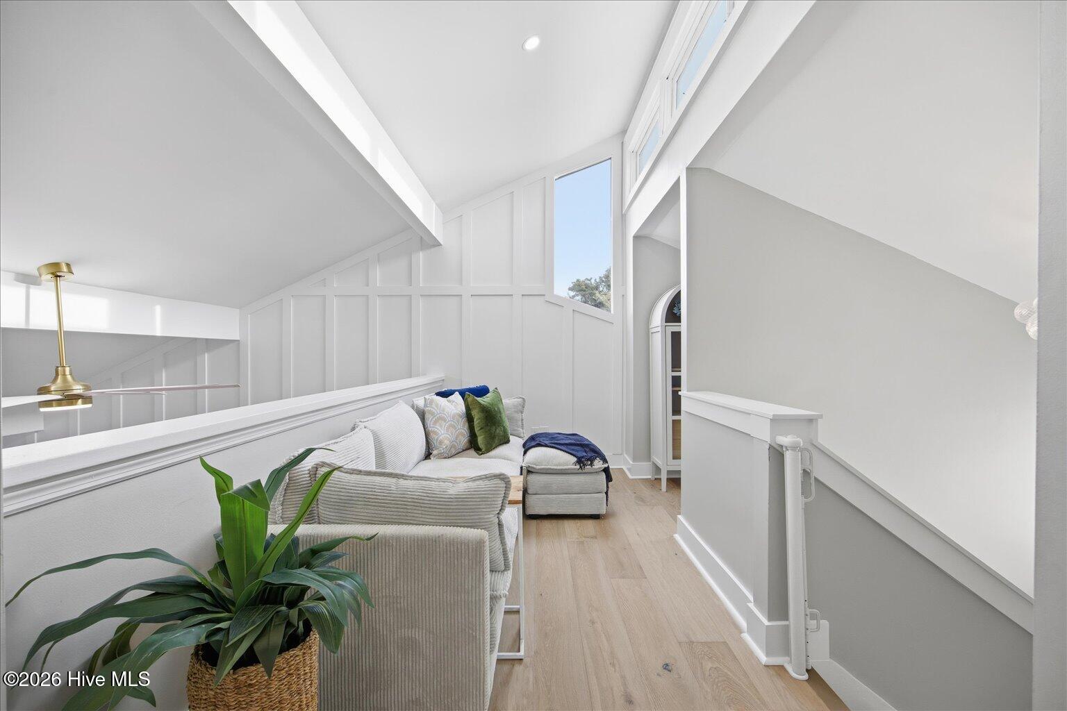 100548243 | Photo 39