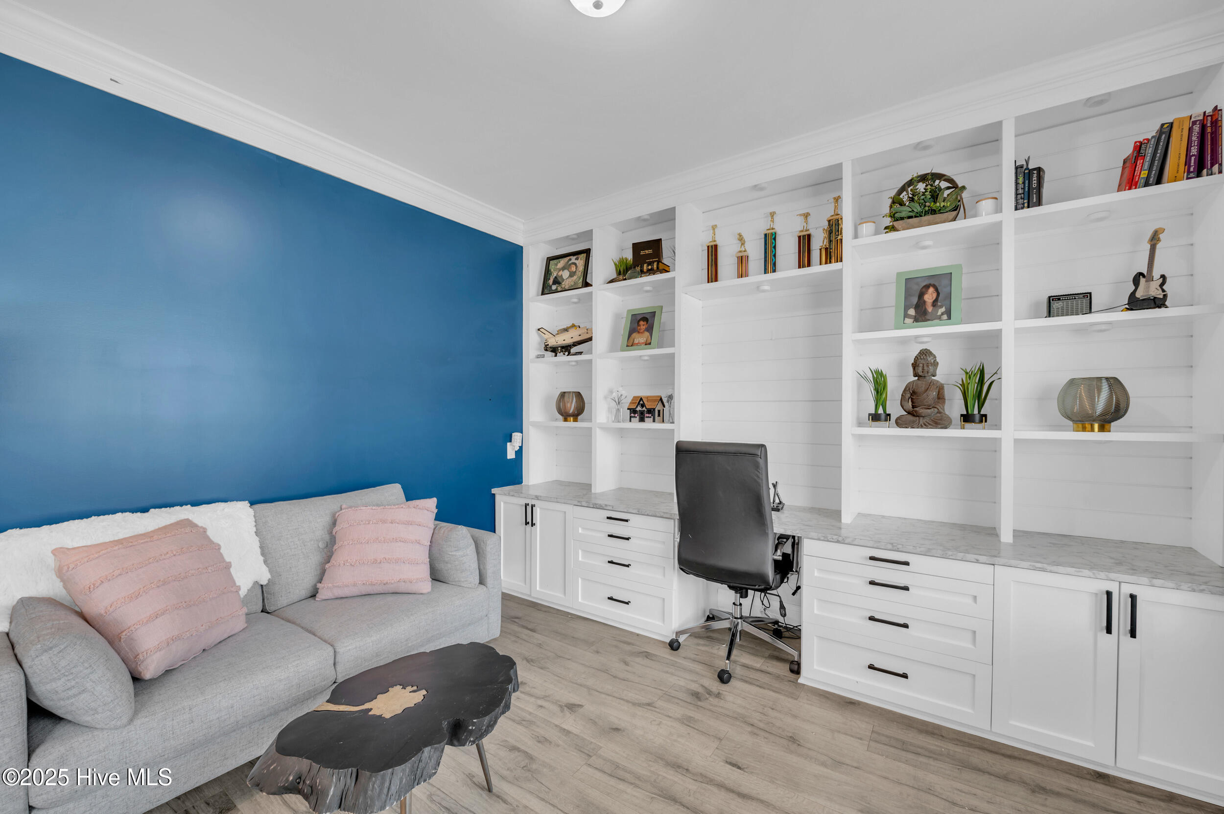 100530270 | Photo 21