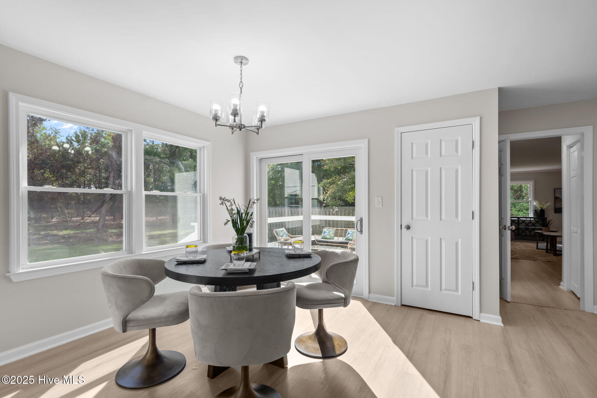 100527627 | Photo 22