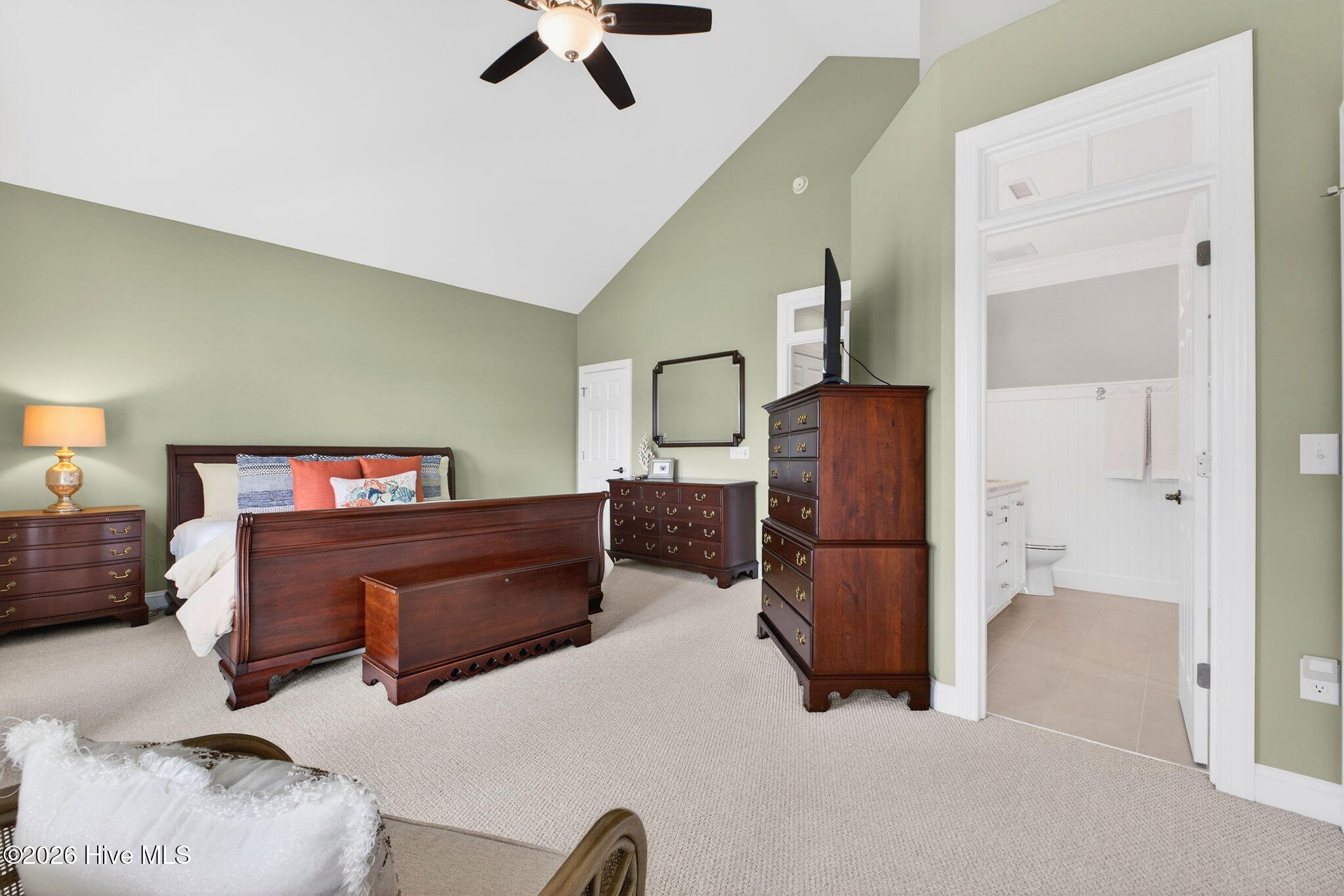 100561397 | Photo 59