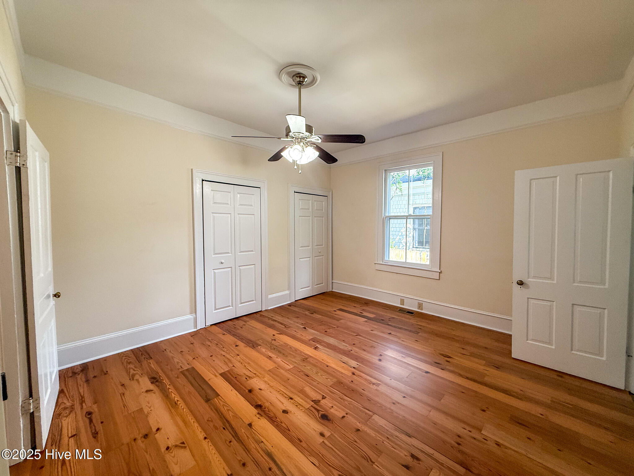 100528129 | Photo 57