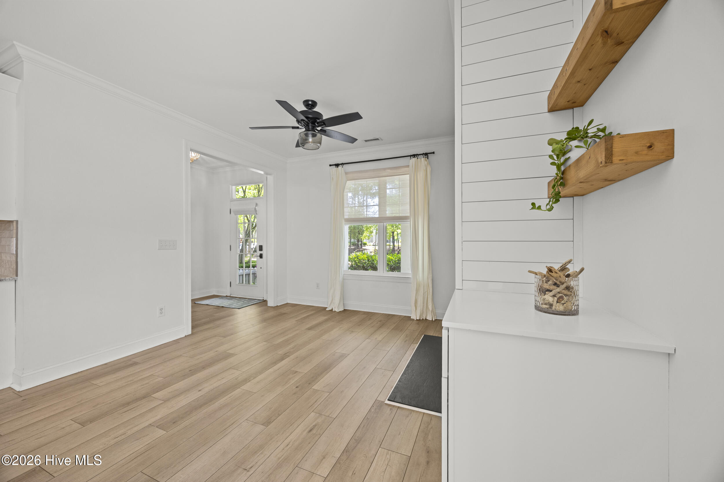 100567913 | Photo 10