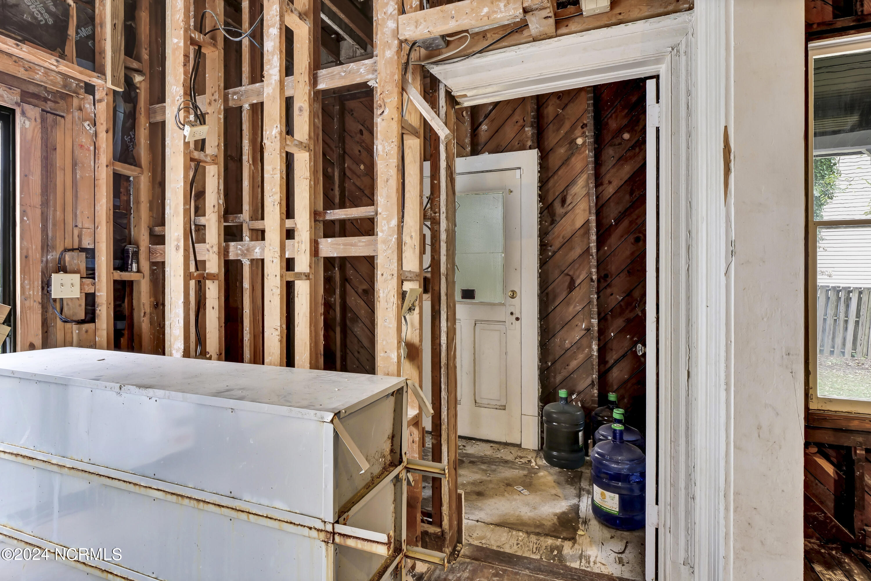 100472145 | Photo 24