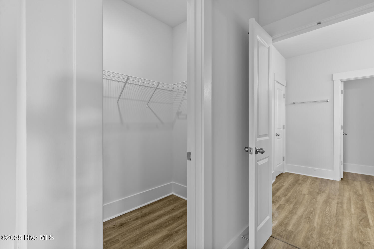 100540047 | Photo 28