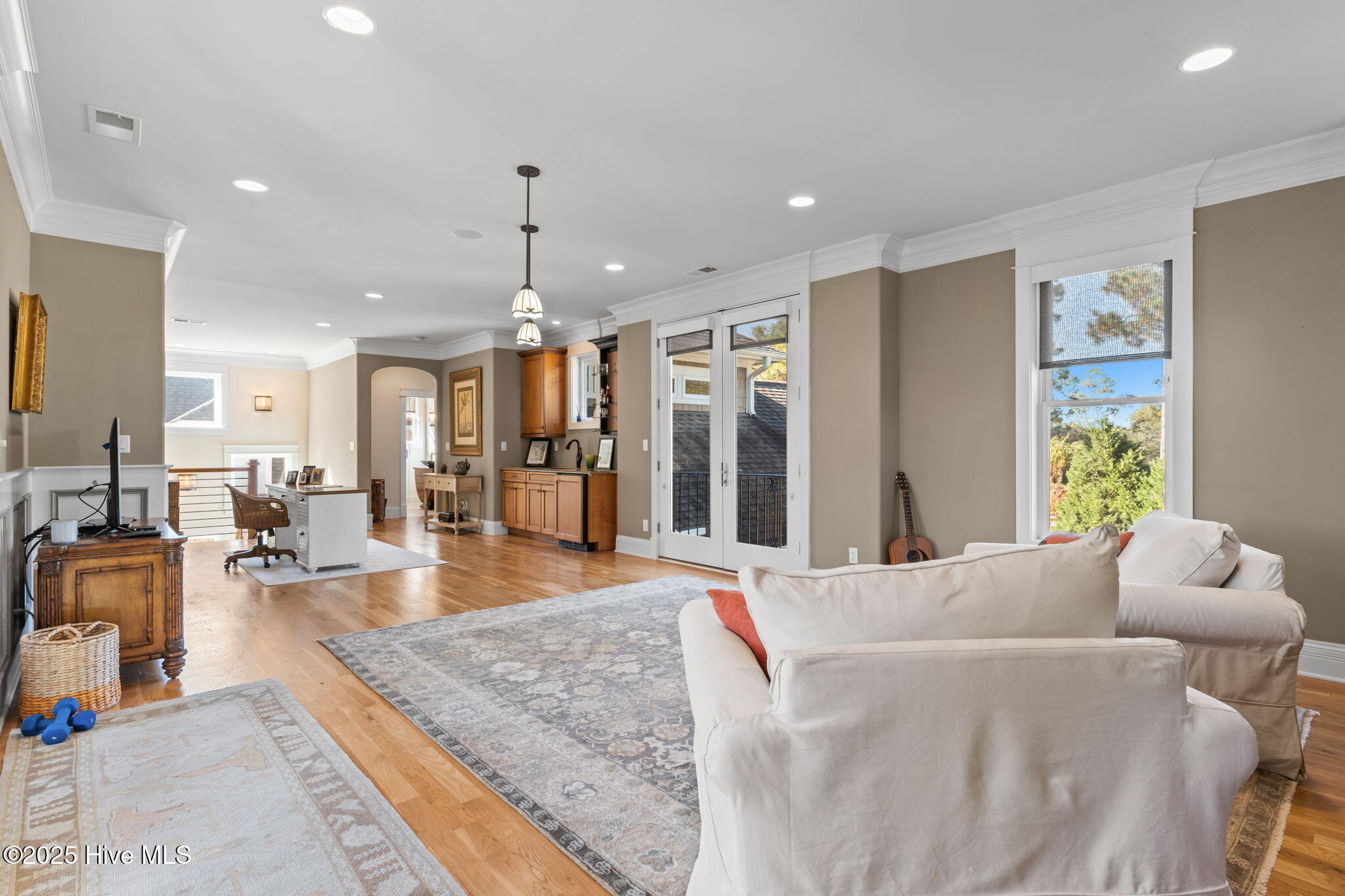 100540302 | Photo 58