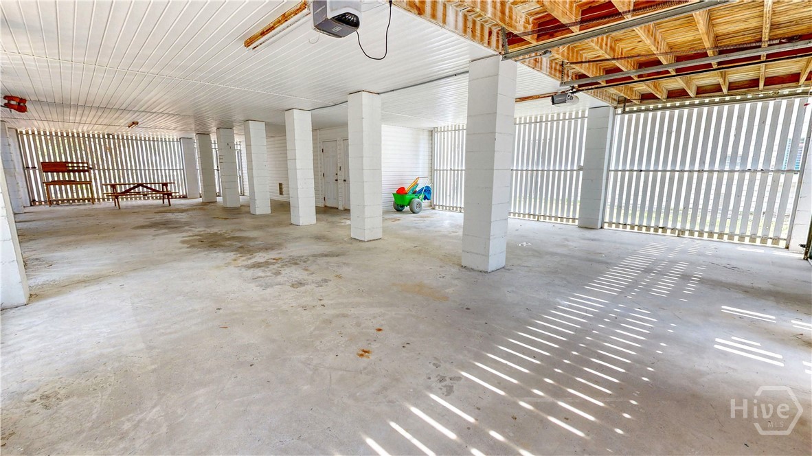Spacious garage area