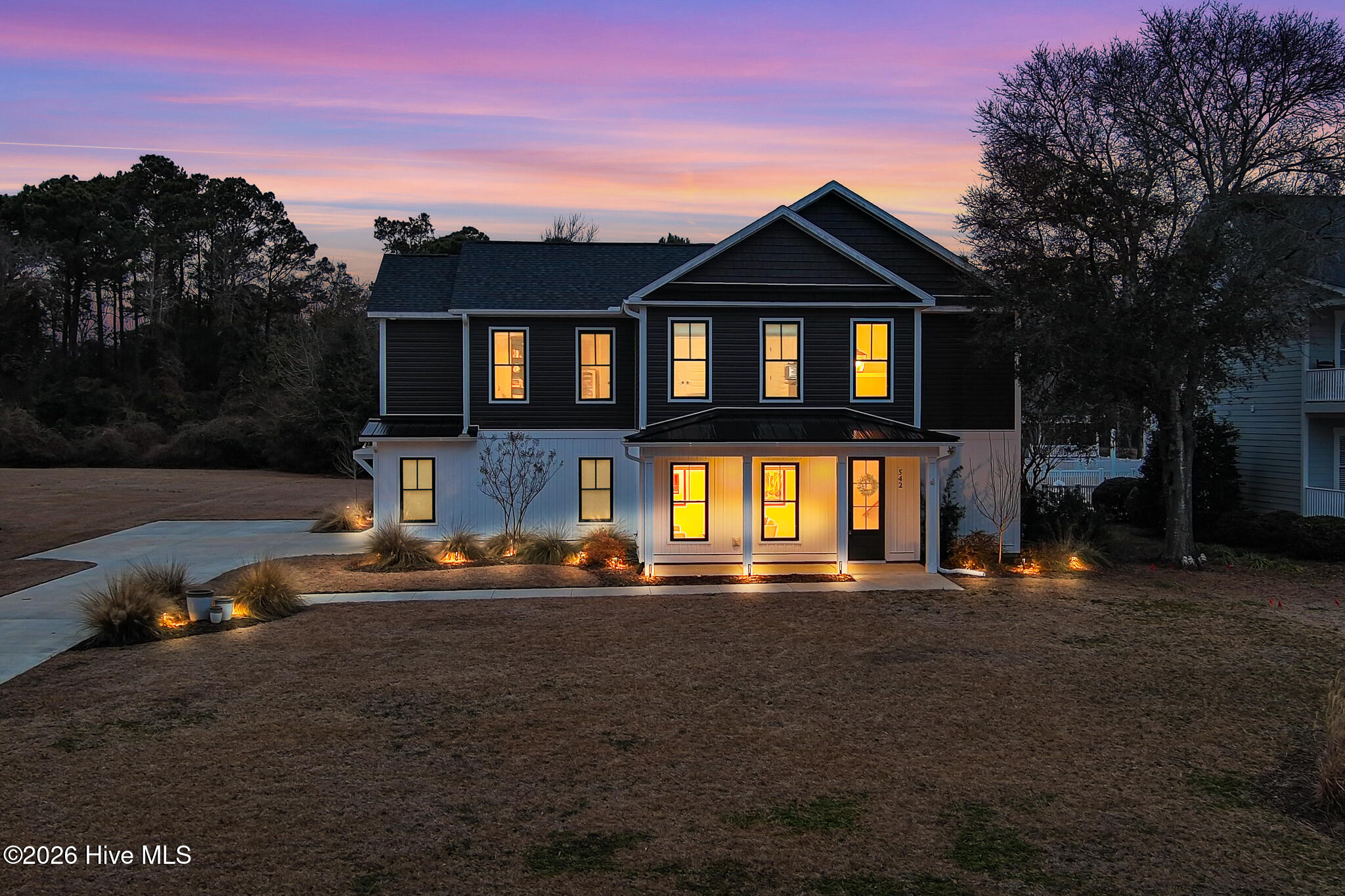 100556315 | Photo 42