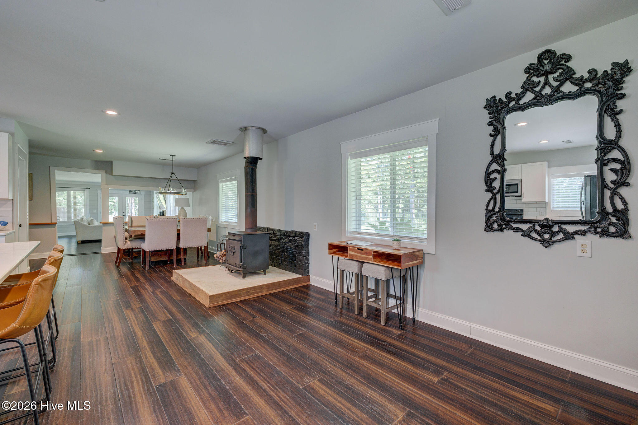 100558109 | Photo 19