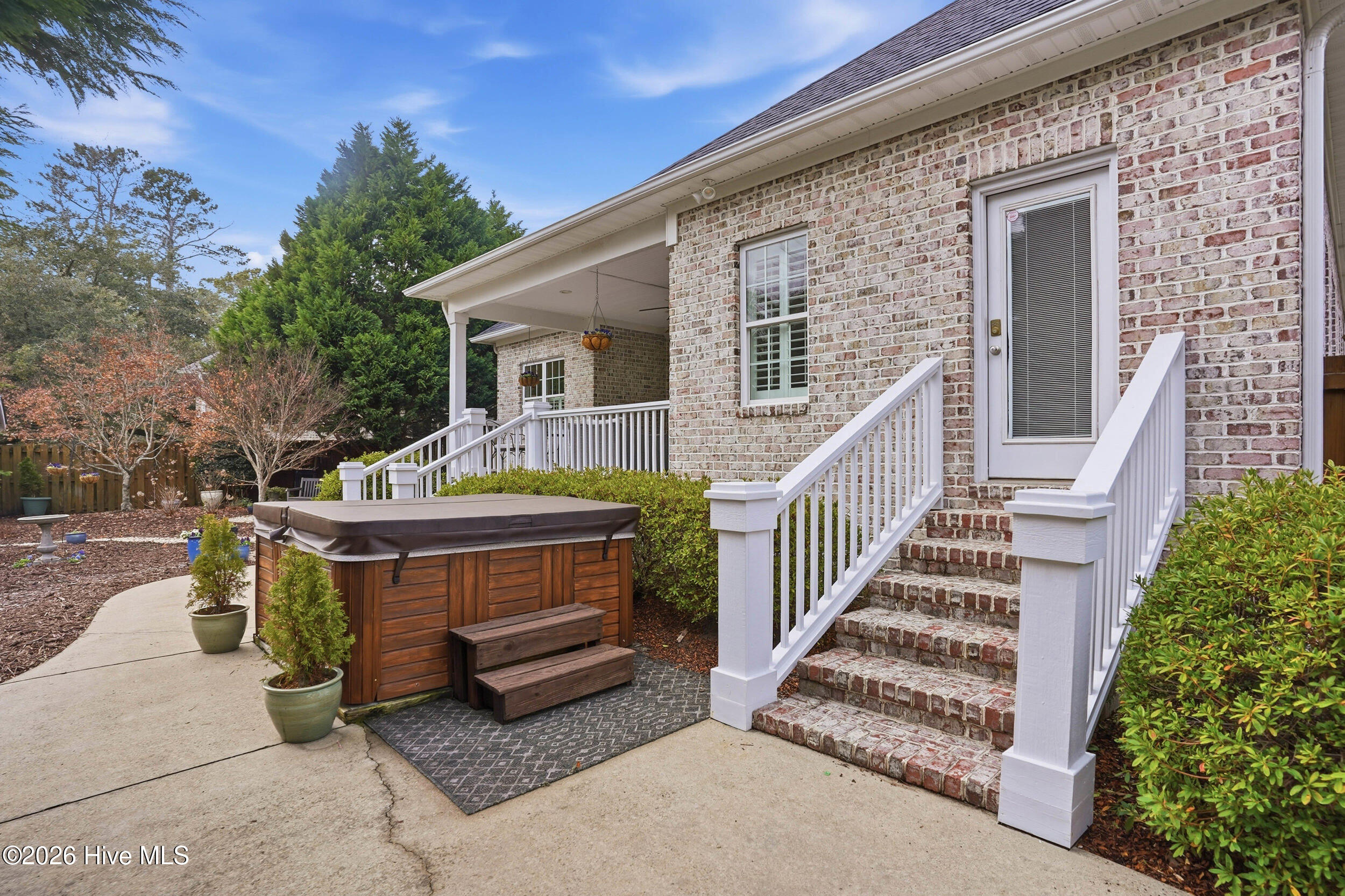 100551601 | Photo 42