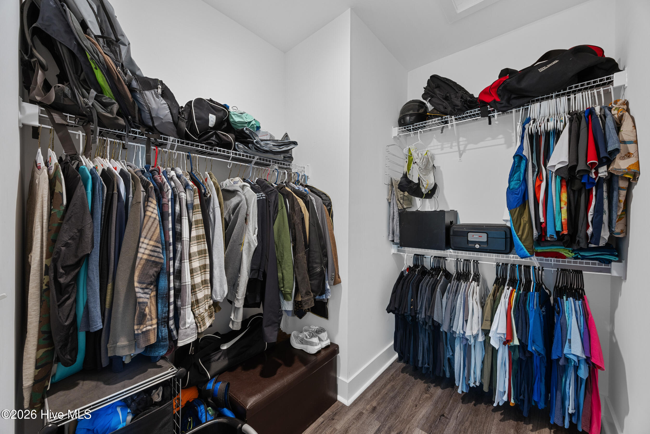 100564785 | Photo 23