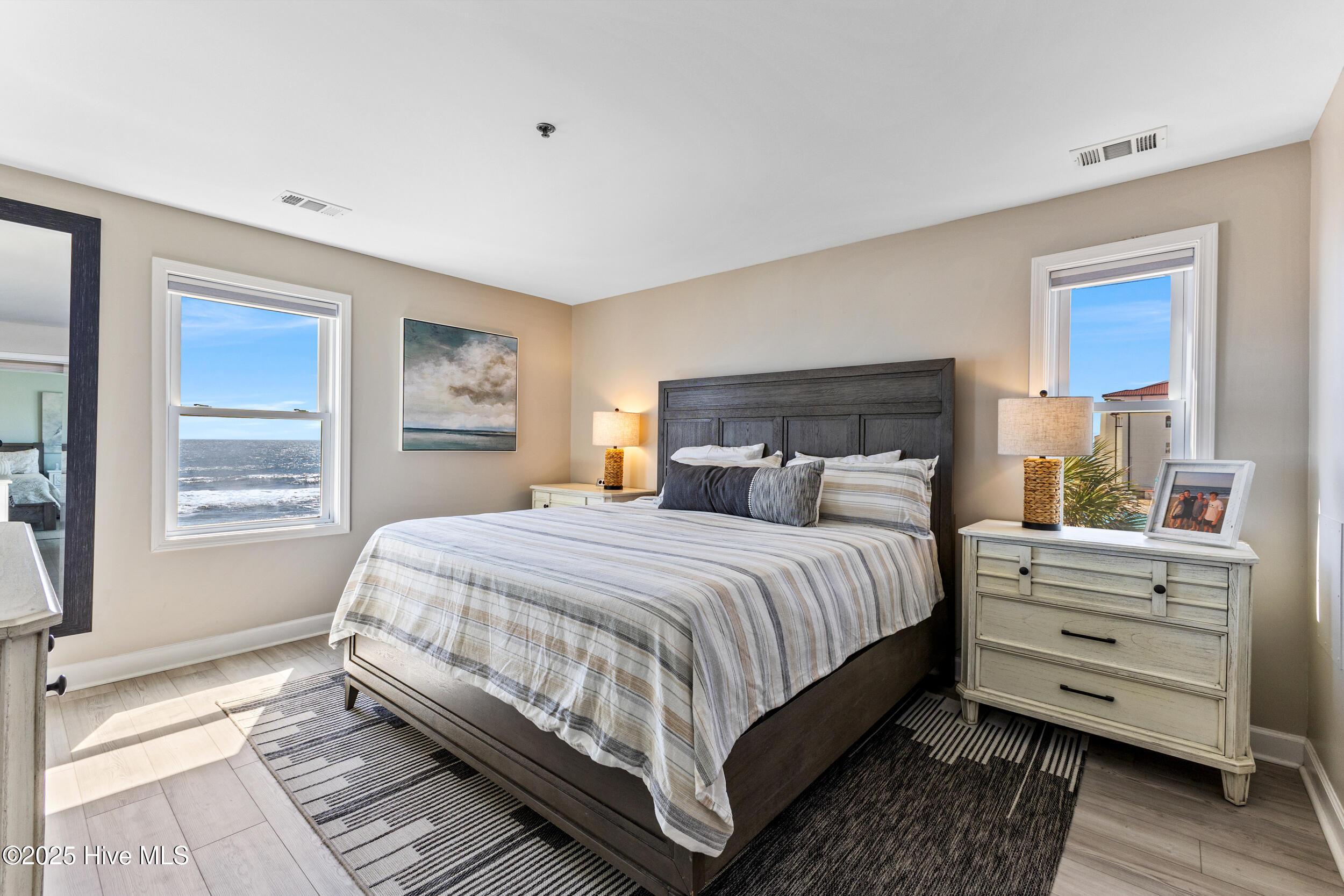 100536018 | Photo 16