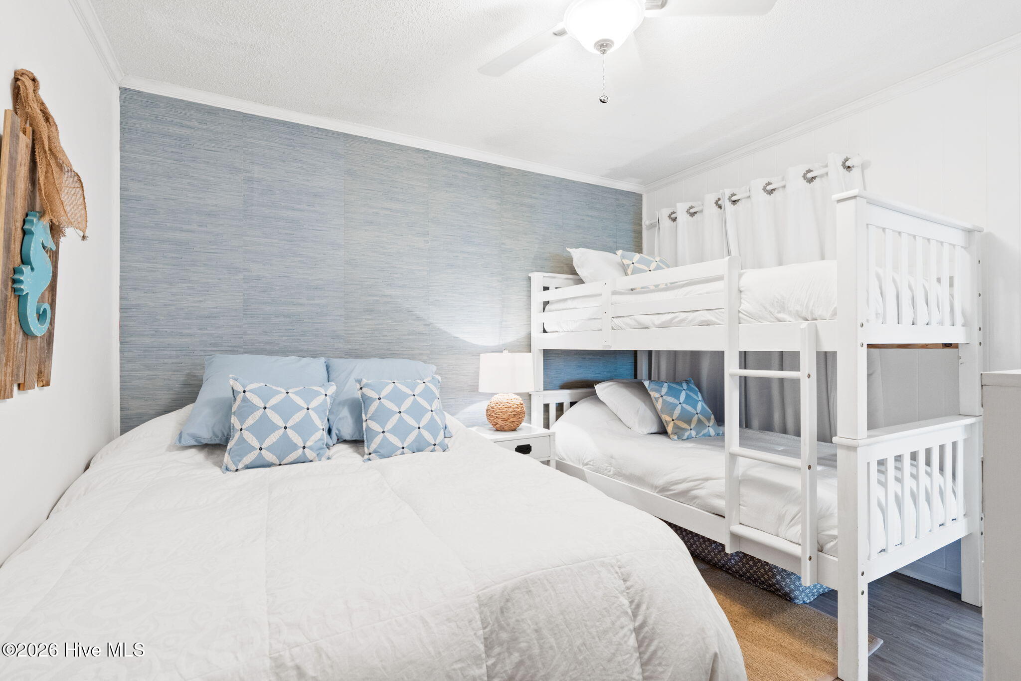 100559317 | Photo 24