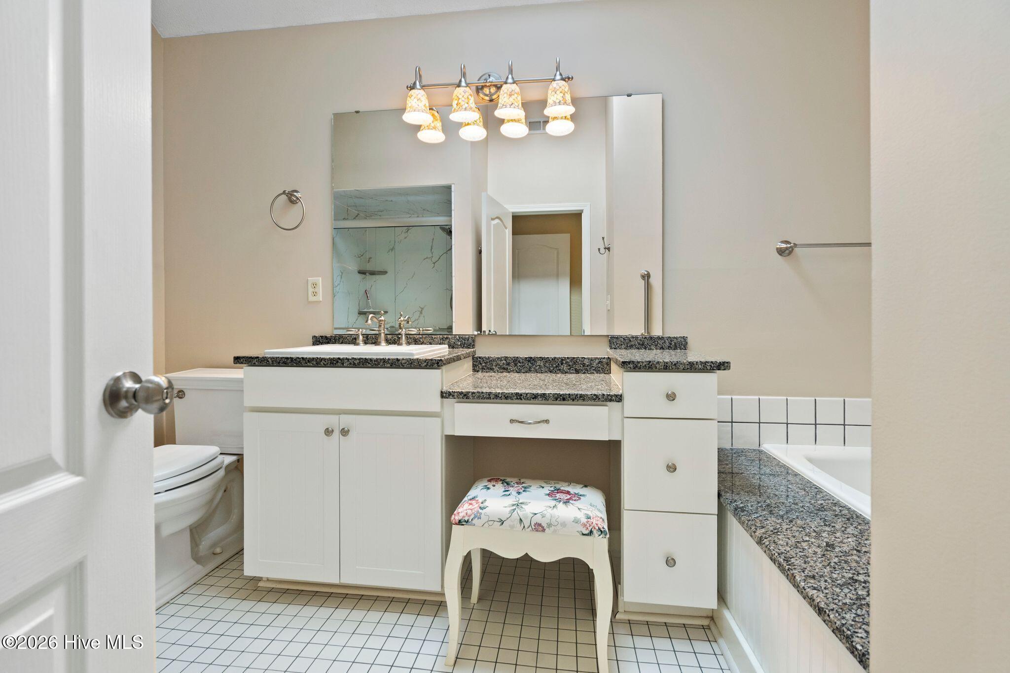 100558644 | Photo 24