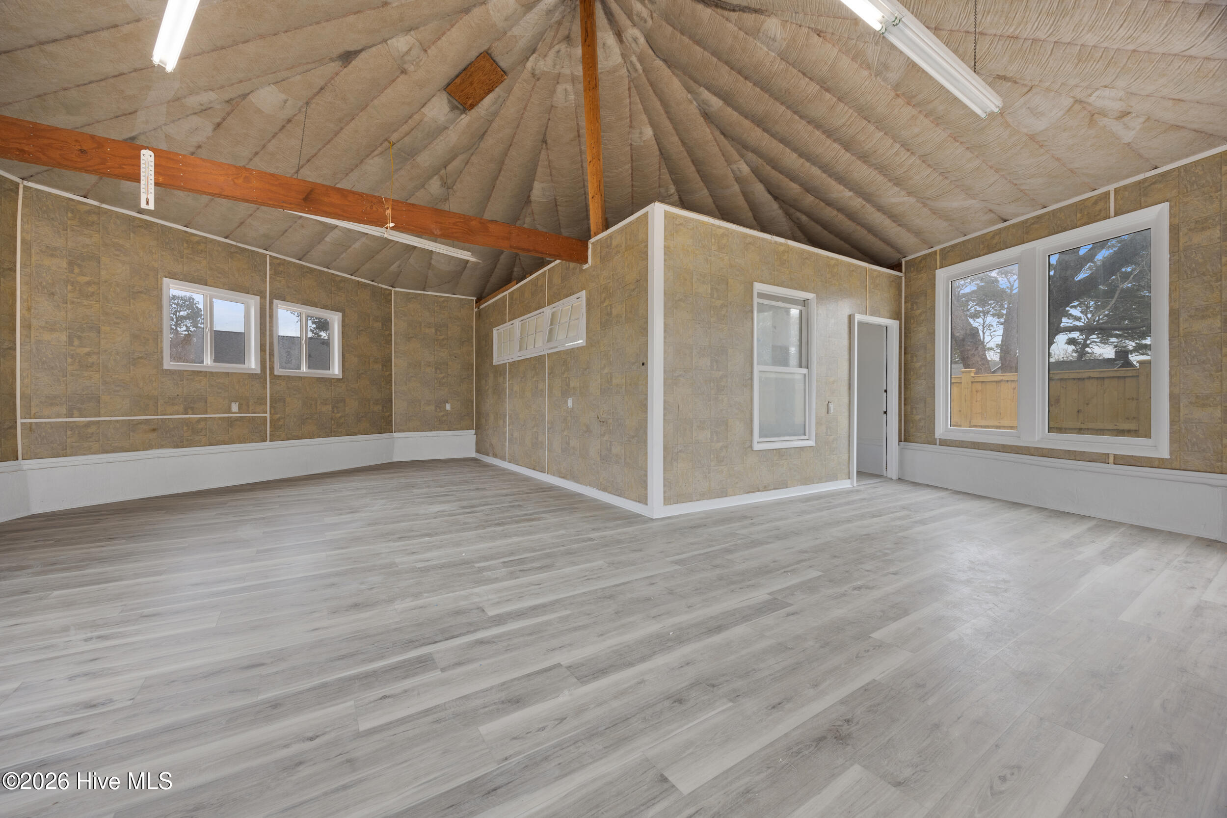 100556943 | Photo 45