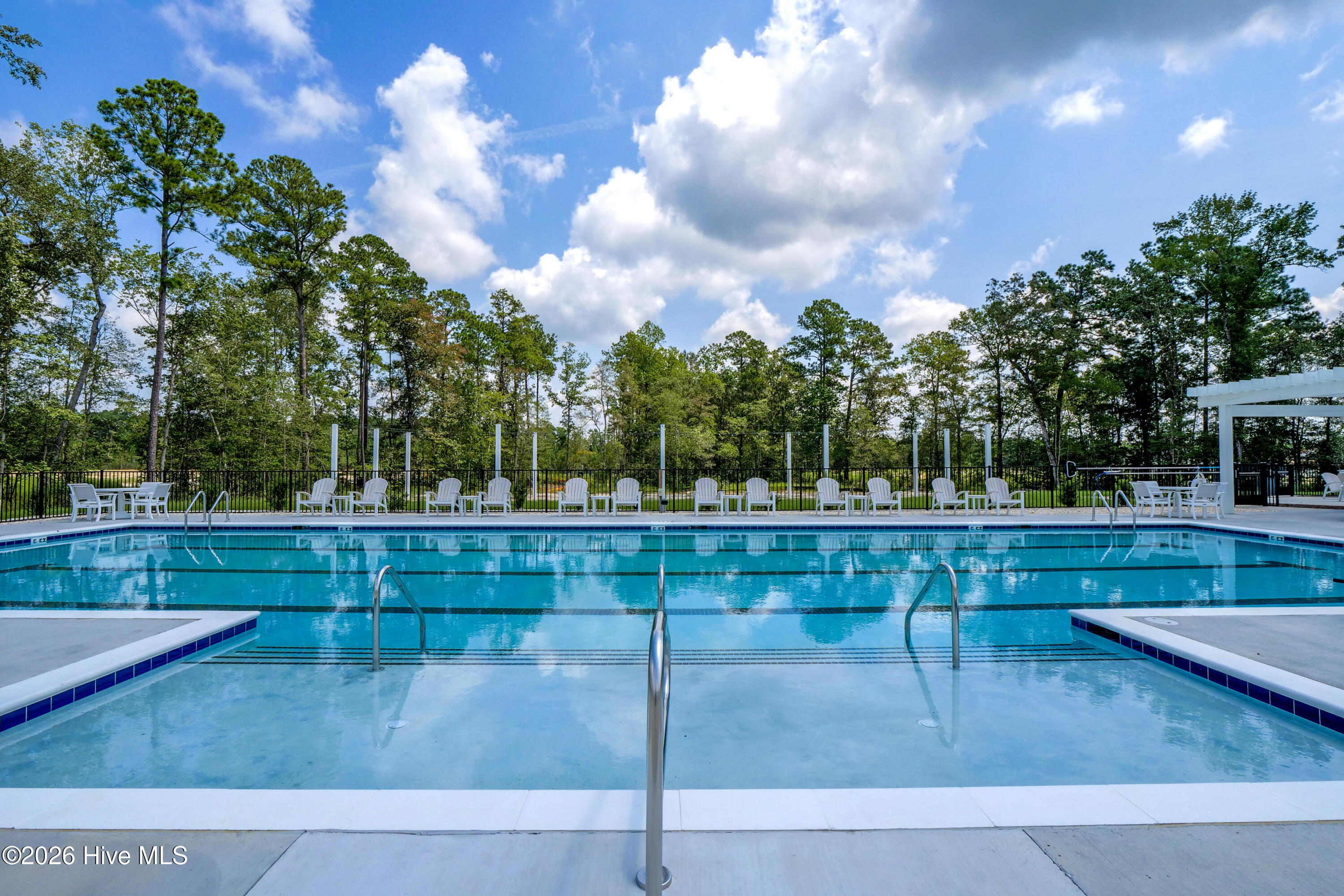 100551940 | Photo 21