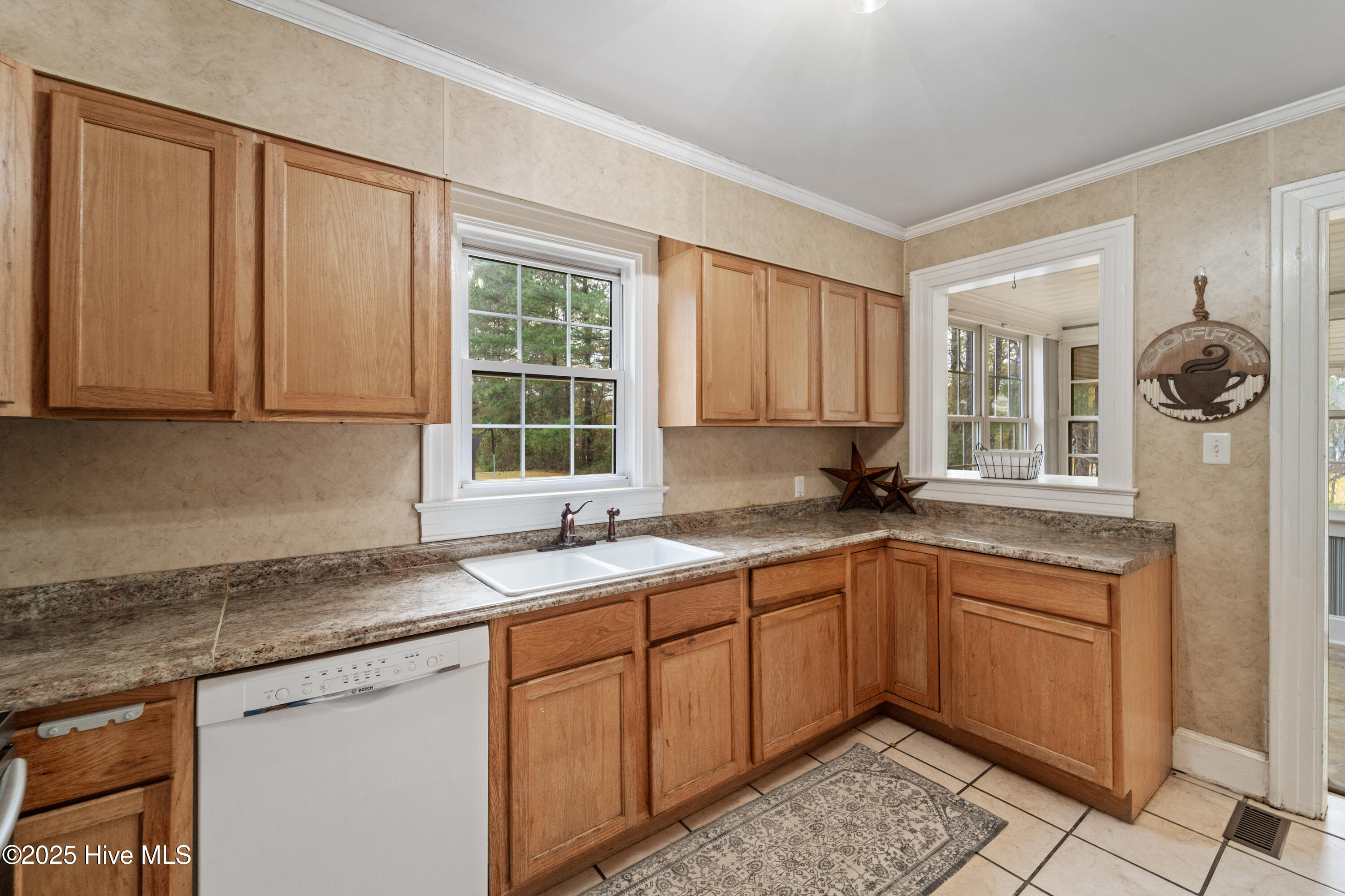 100544156 | Photo 14