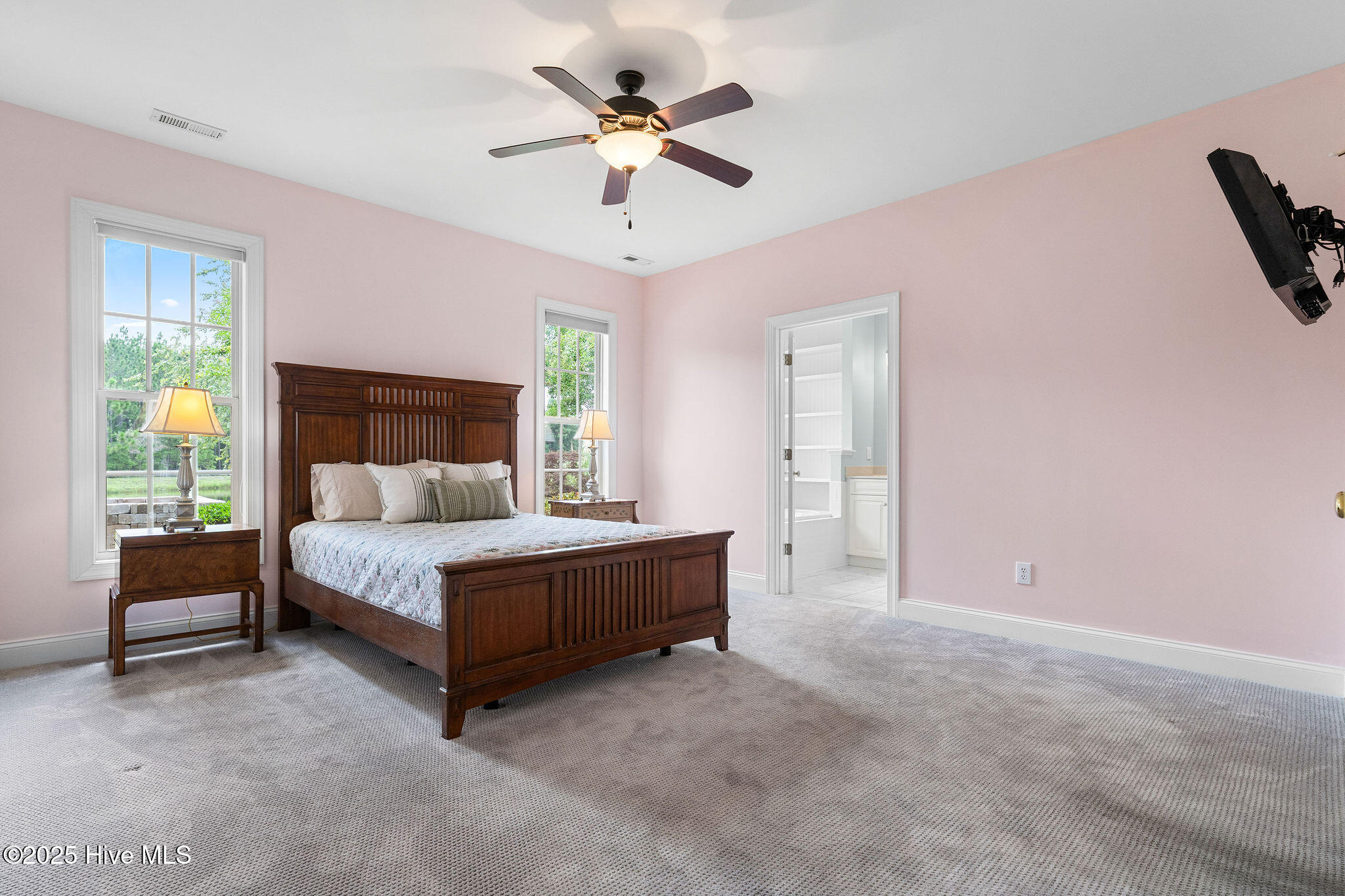 100524928 | Photo 23