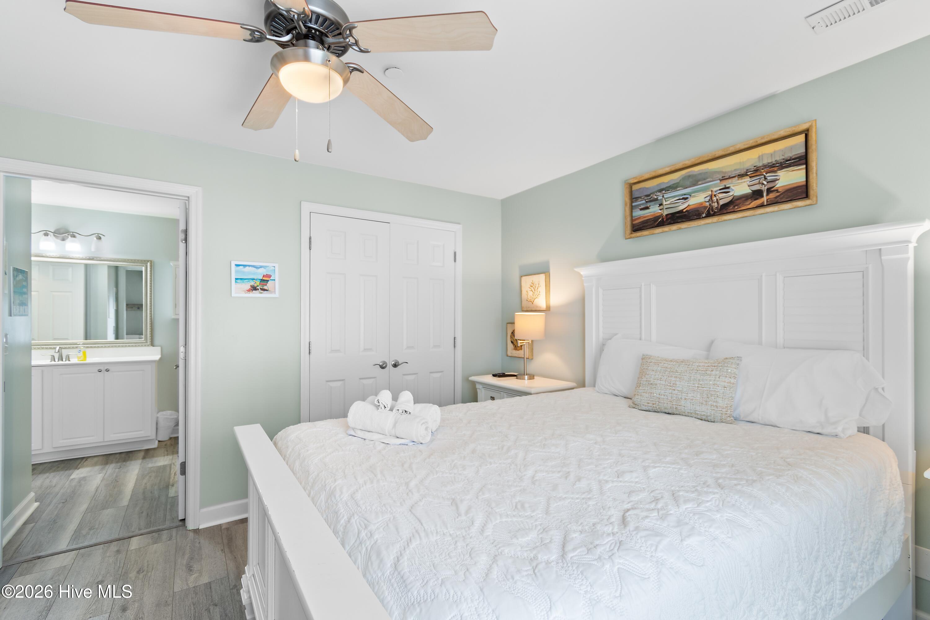 100564870 | Photo 24