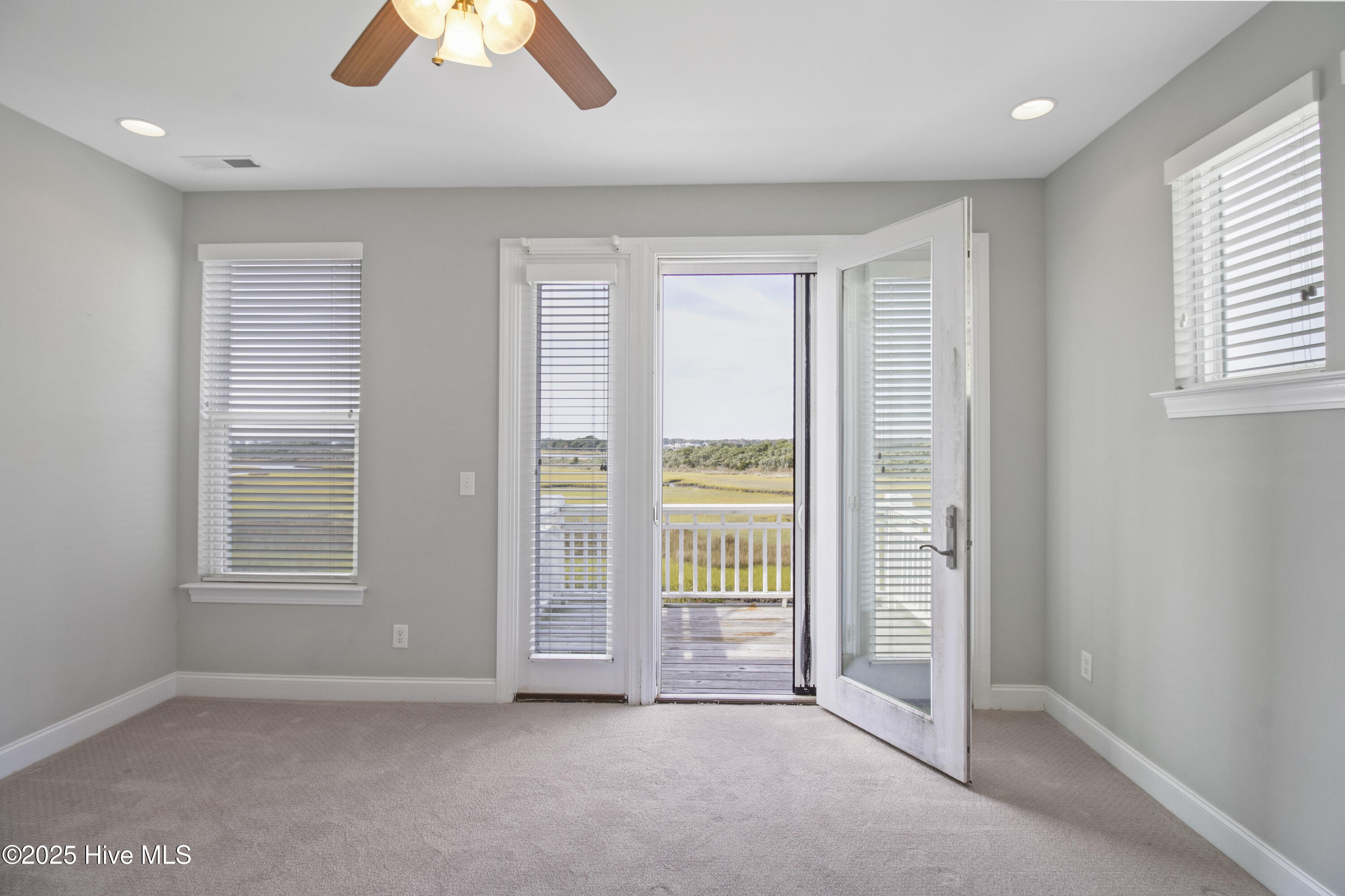 100541594 | Photo 22