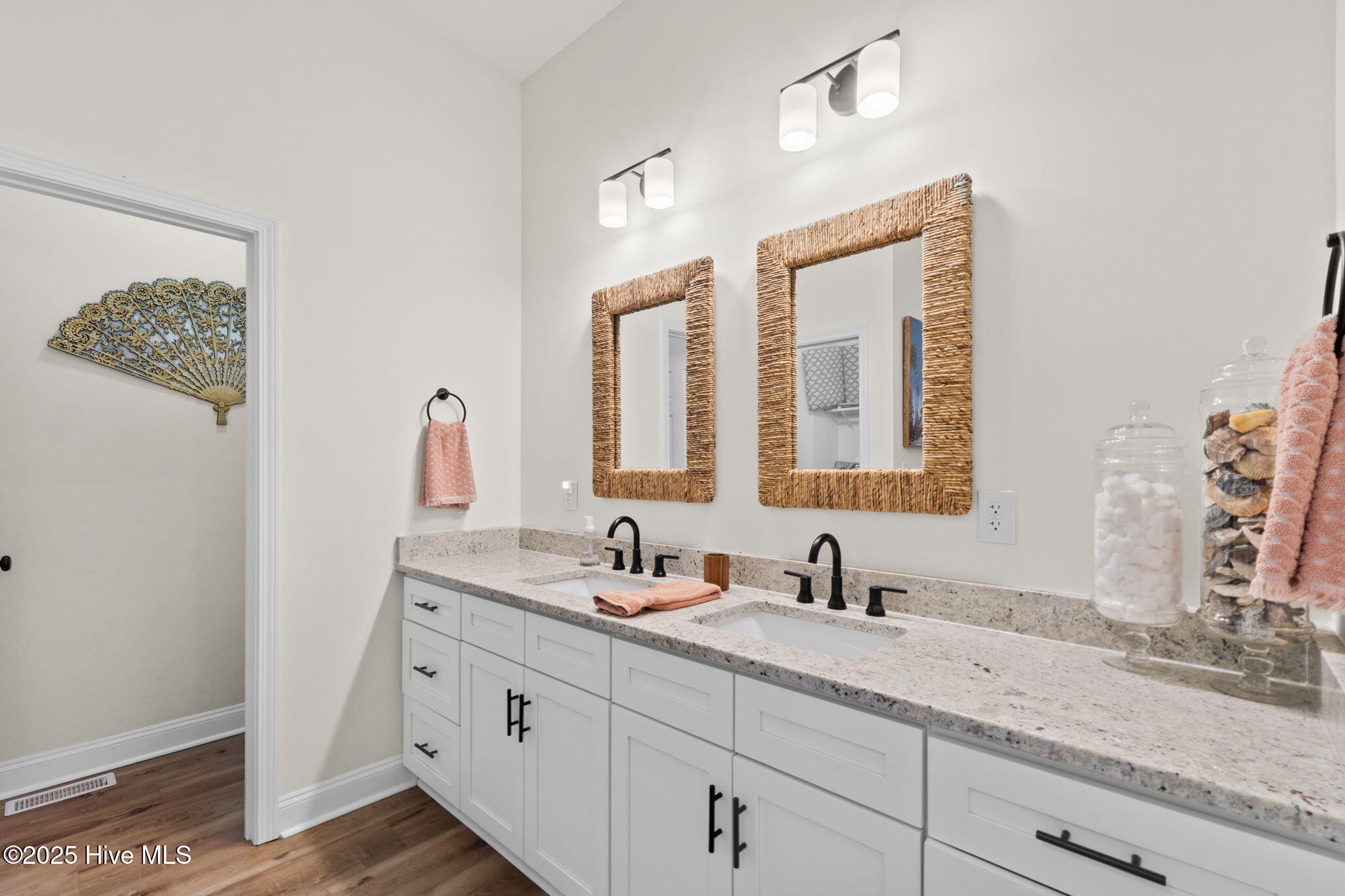 100496086 | Photo 29