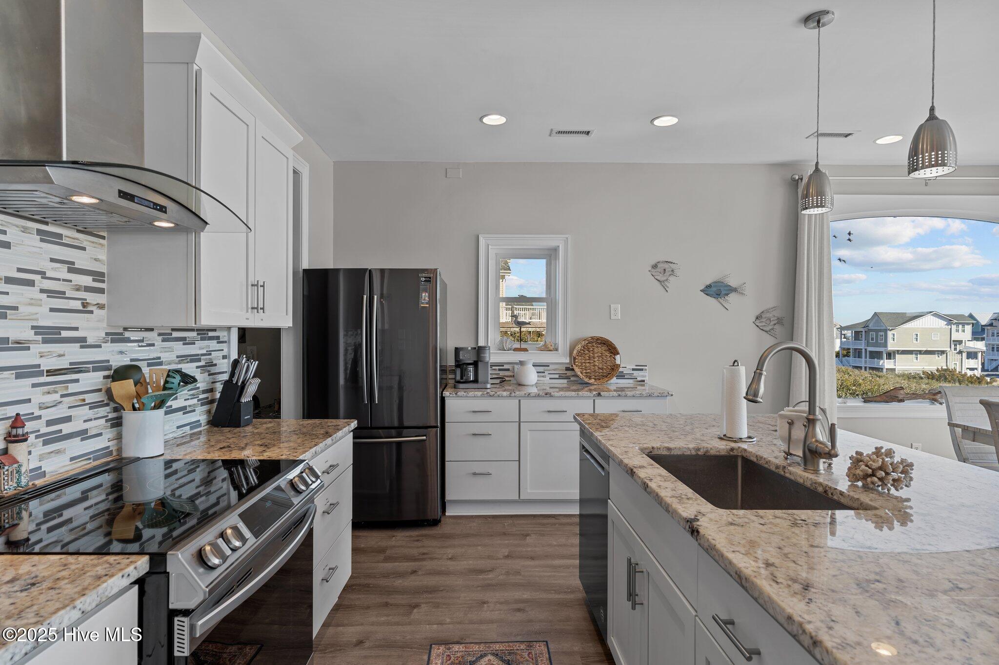 100506414 | Photo 14