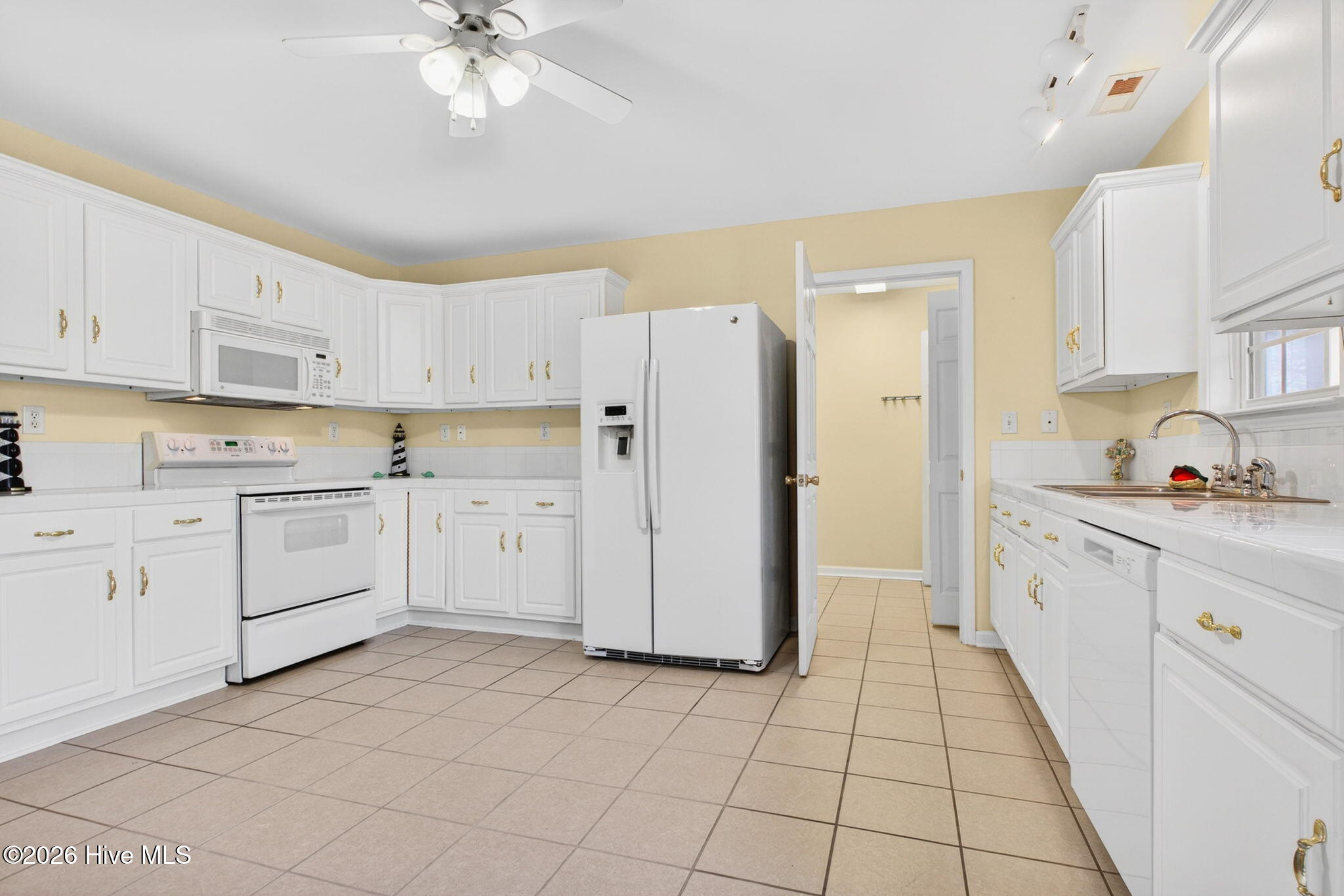 100558532 | Photo 21