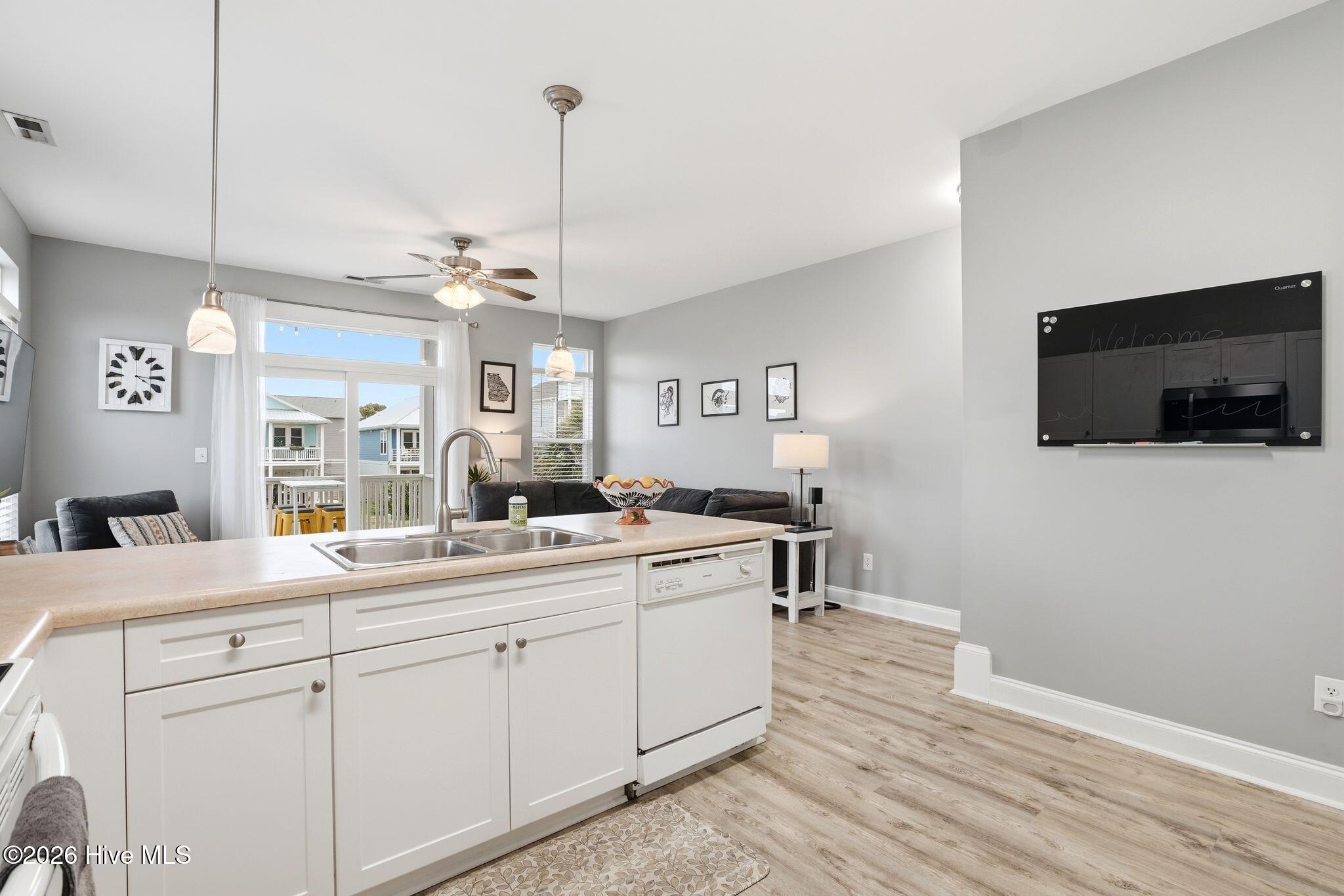 100558229 | Photo 20