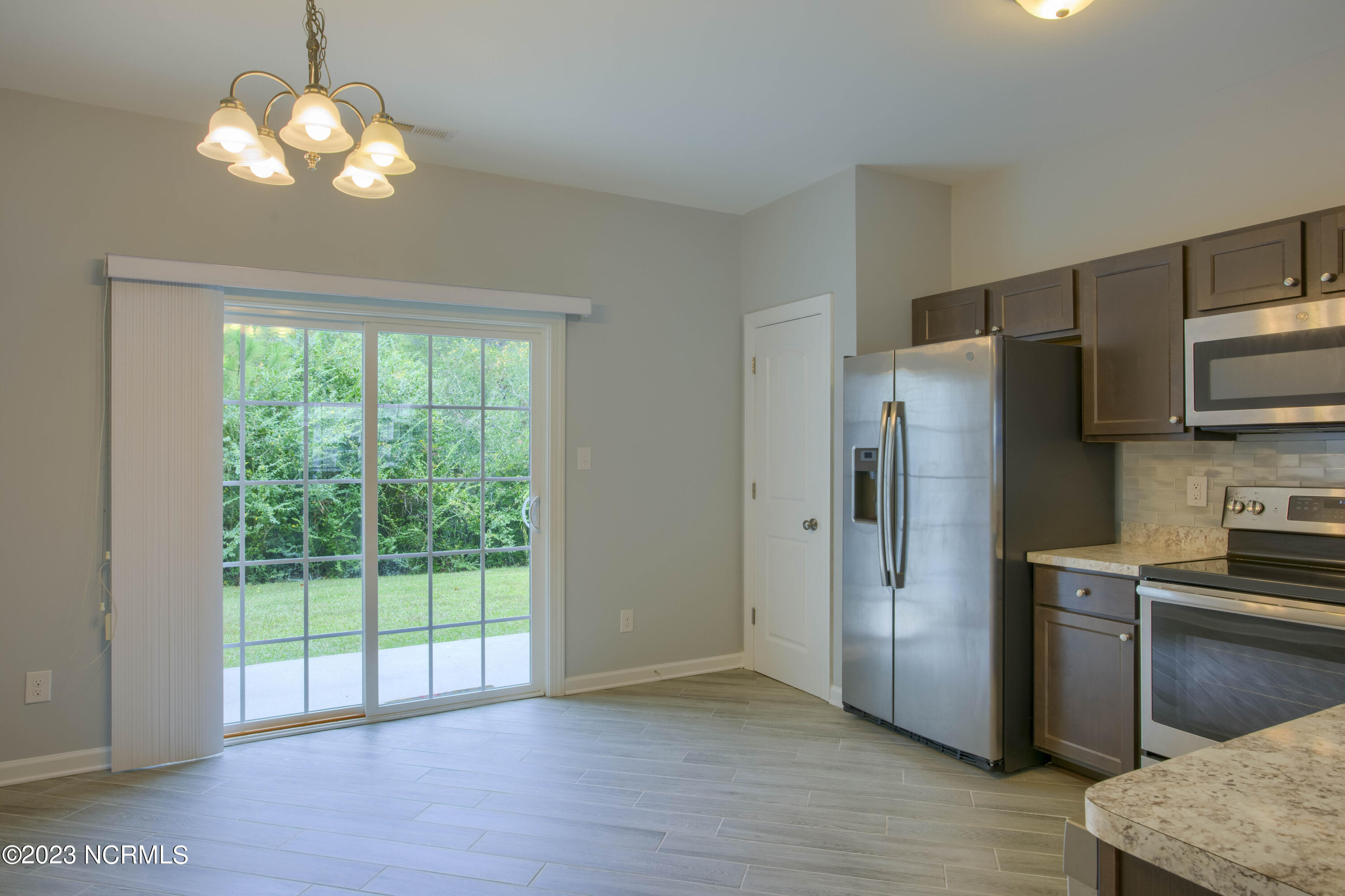 100545817 | Photo 17