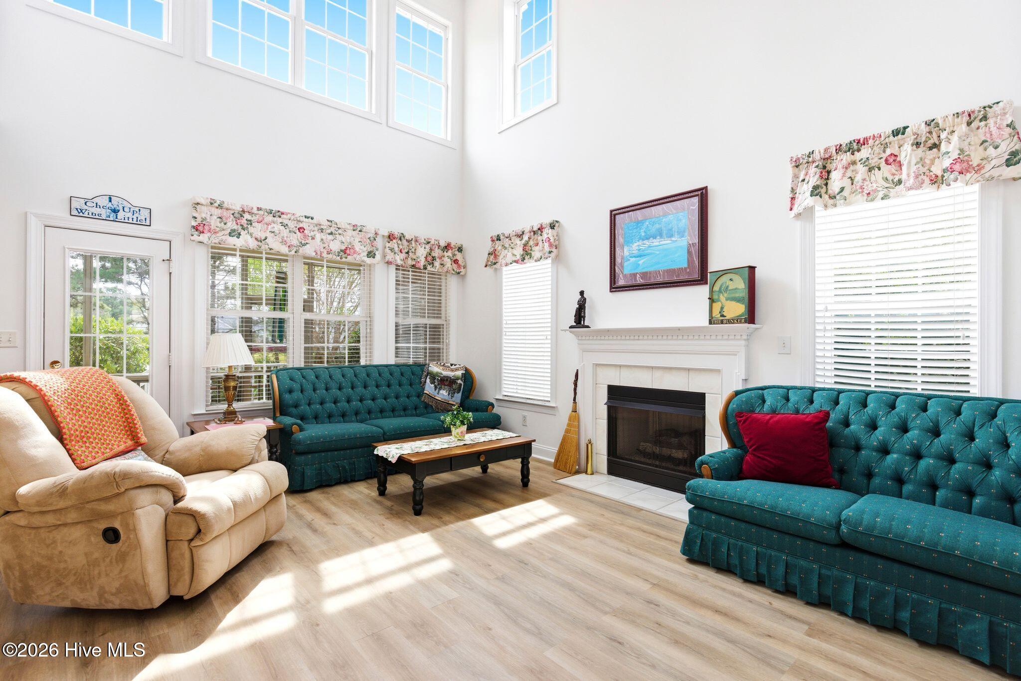 100564291 | Photo 16