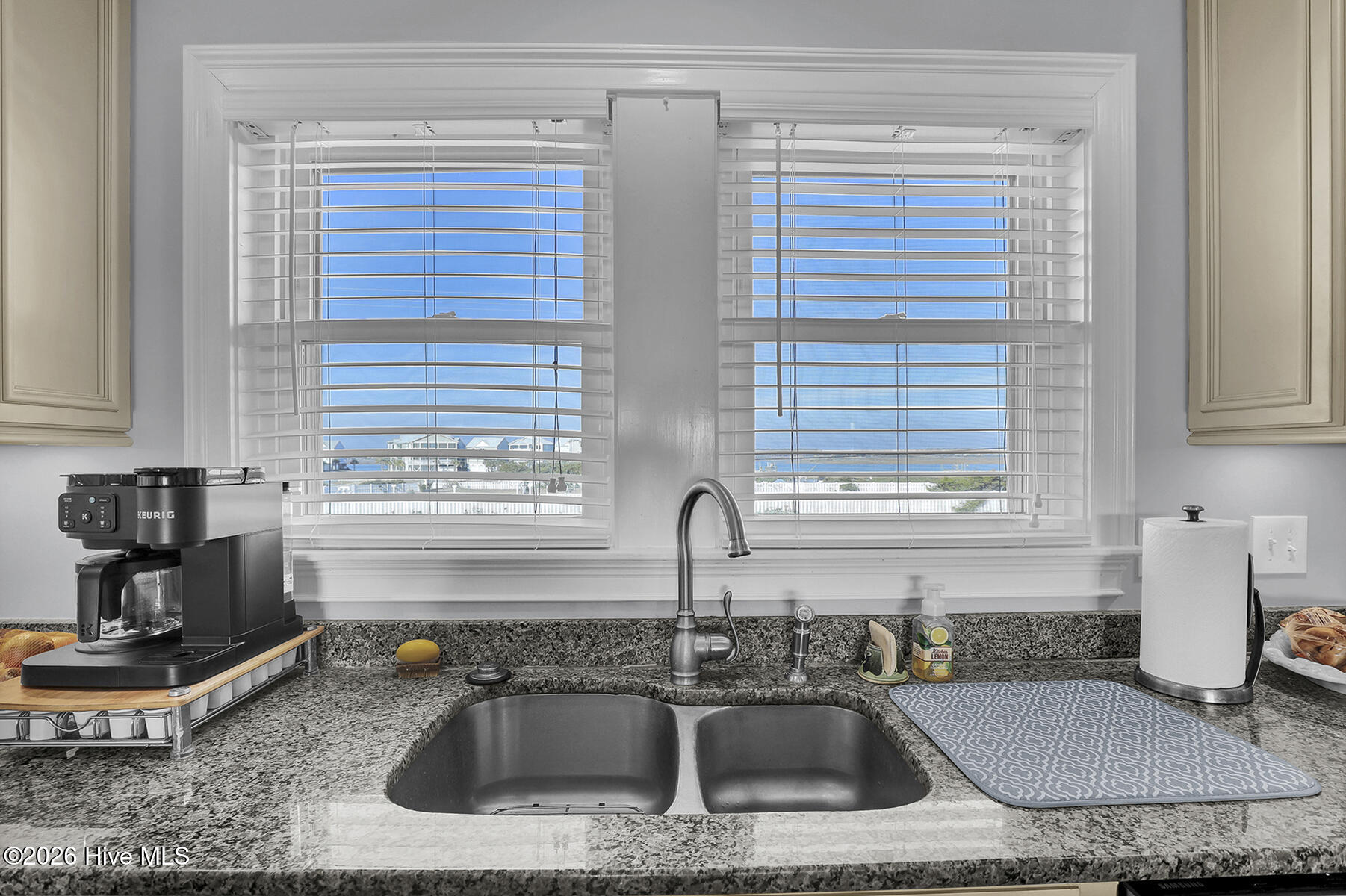 100548682 | Photo 12