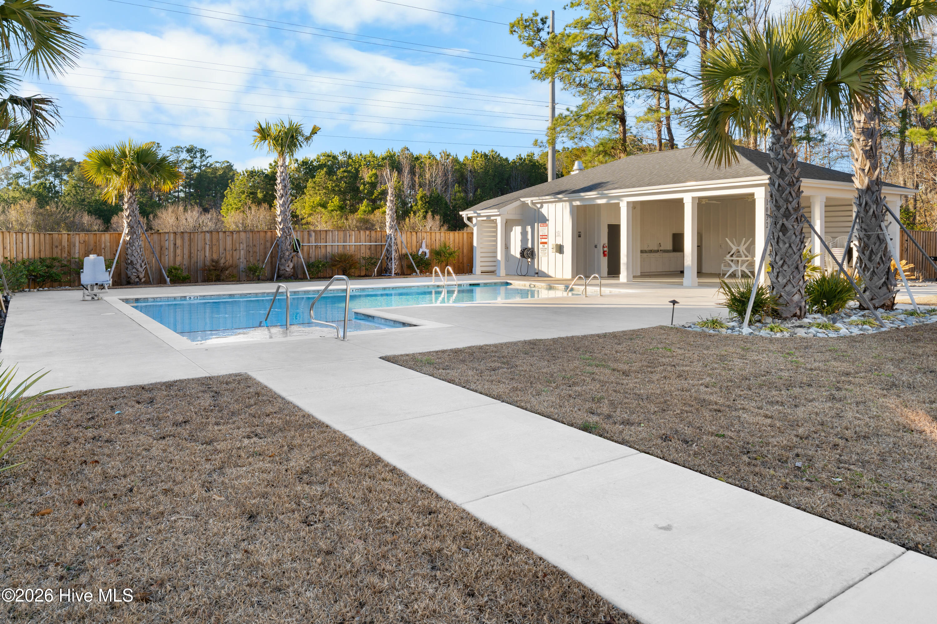 100555371 | Photo 36