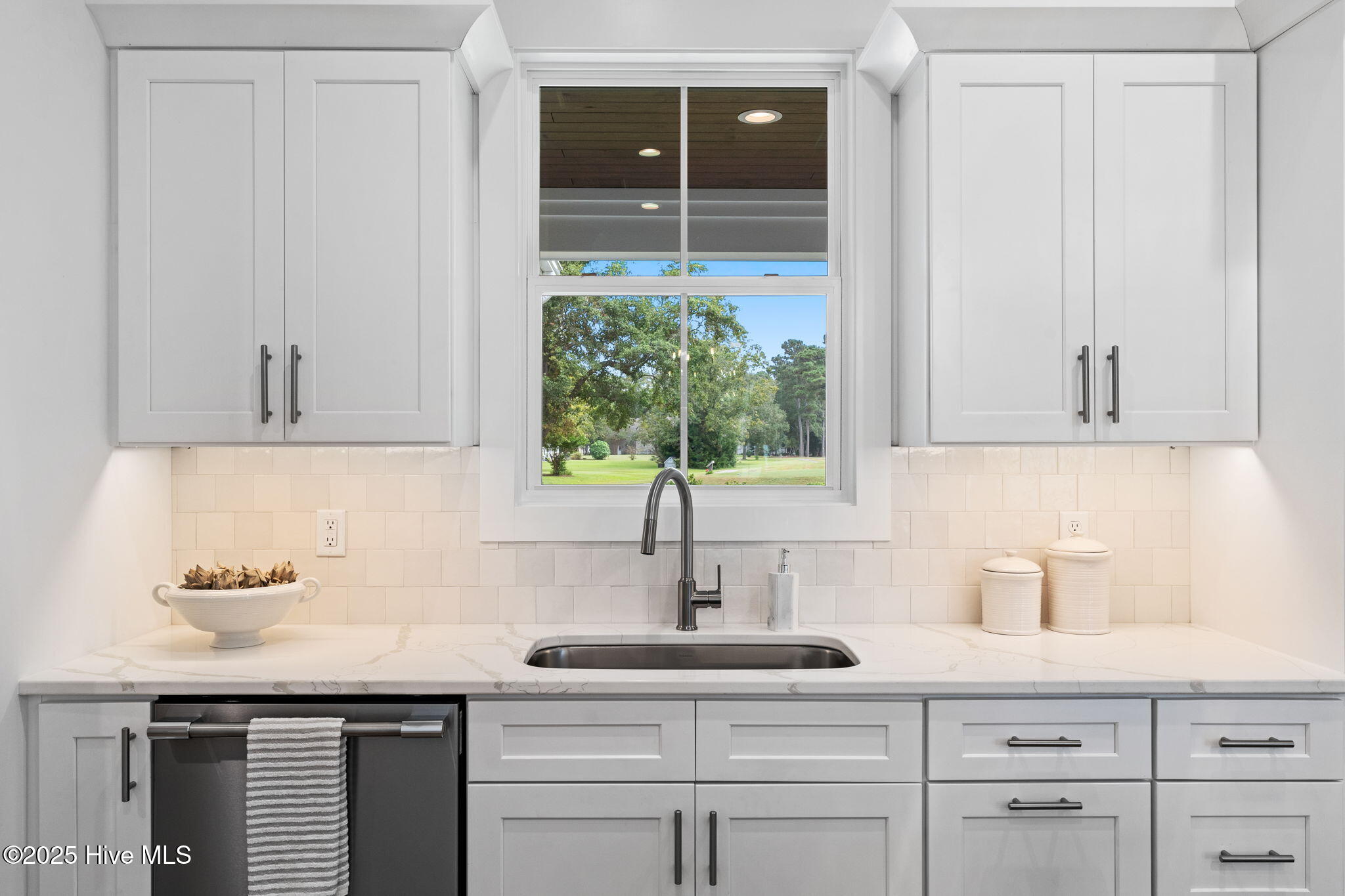 100530542 | Photo 24