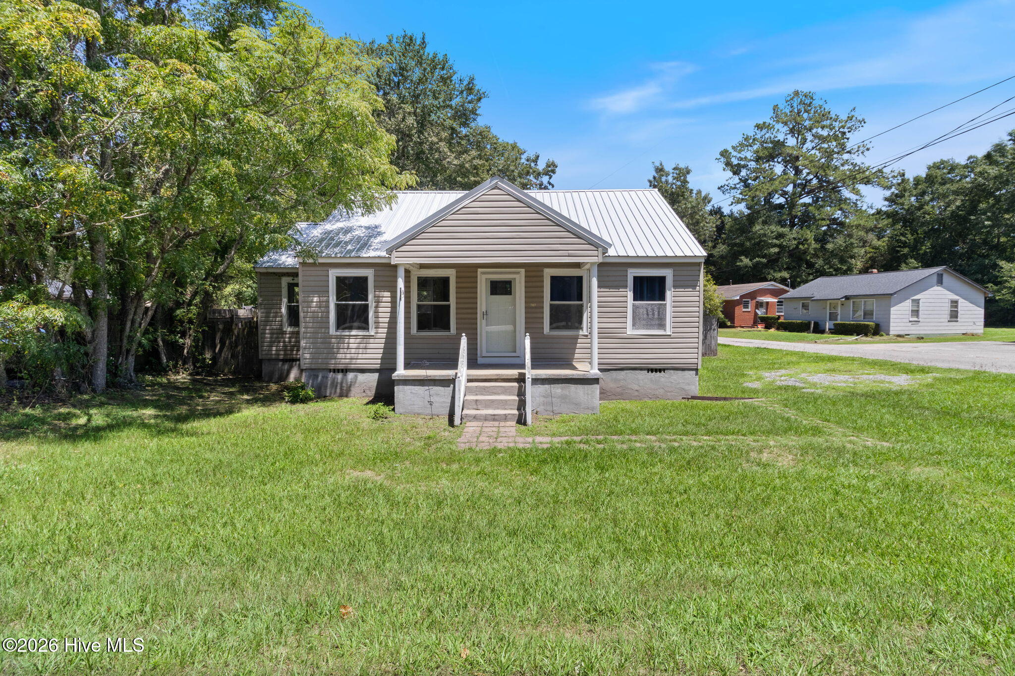 2nd image of 707 E Broad St, Elizabethtown, NC 28337 | MLS# 100595313