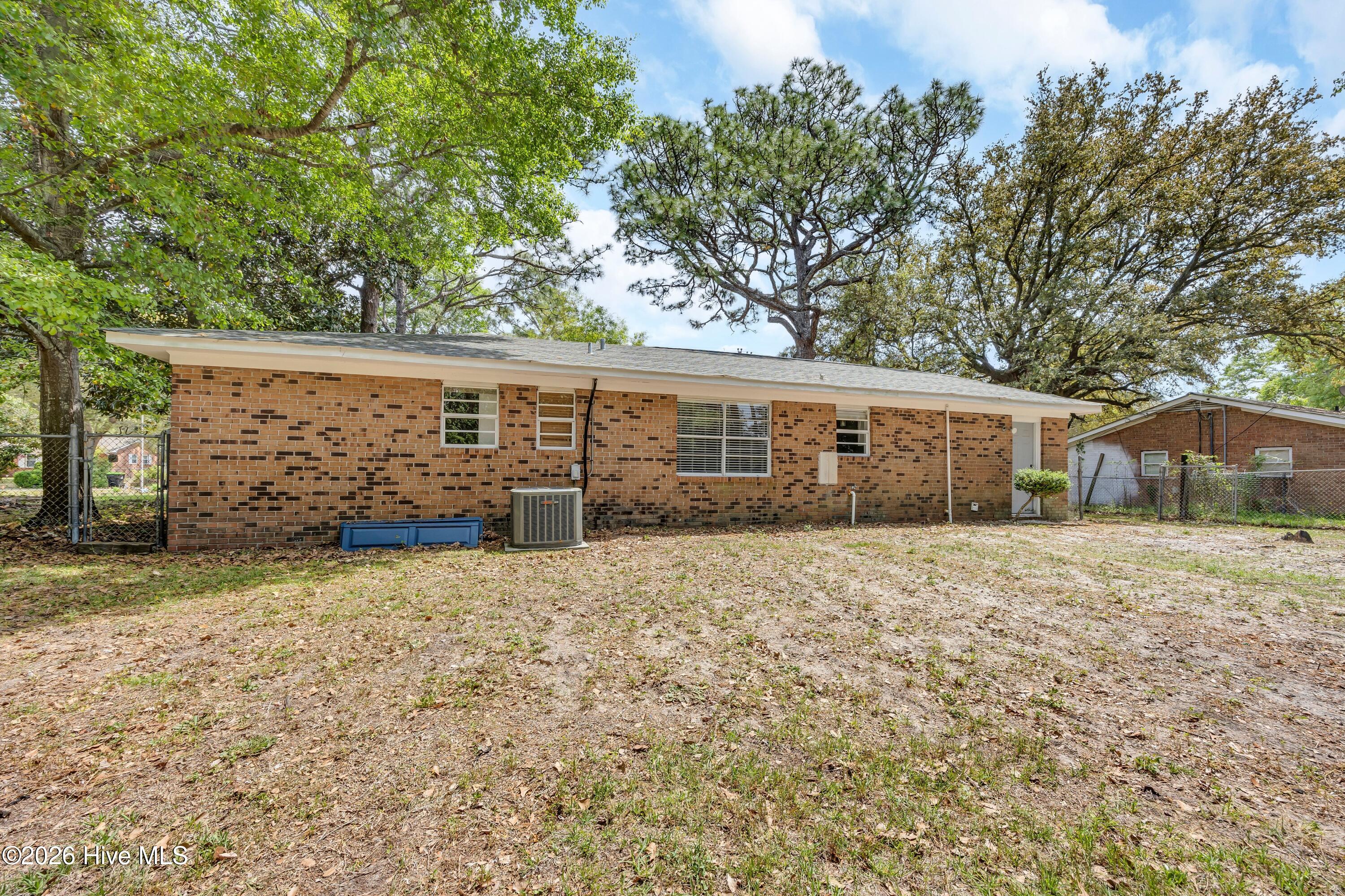 100566931 | Photo 24