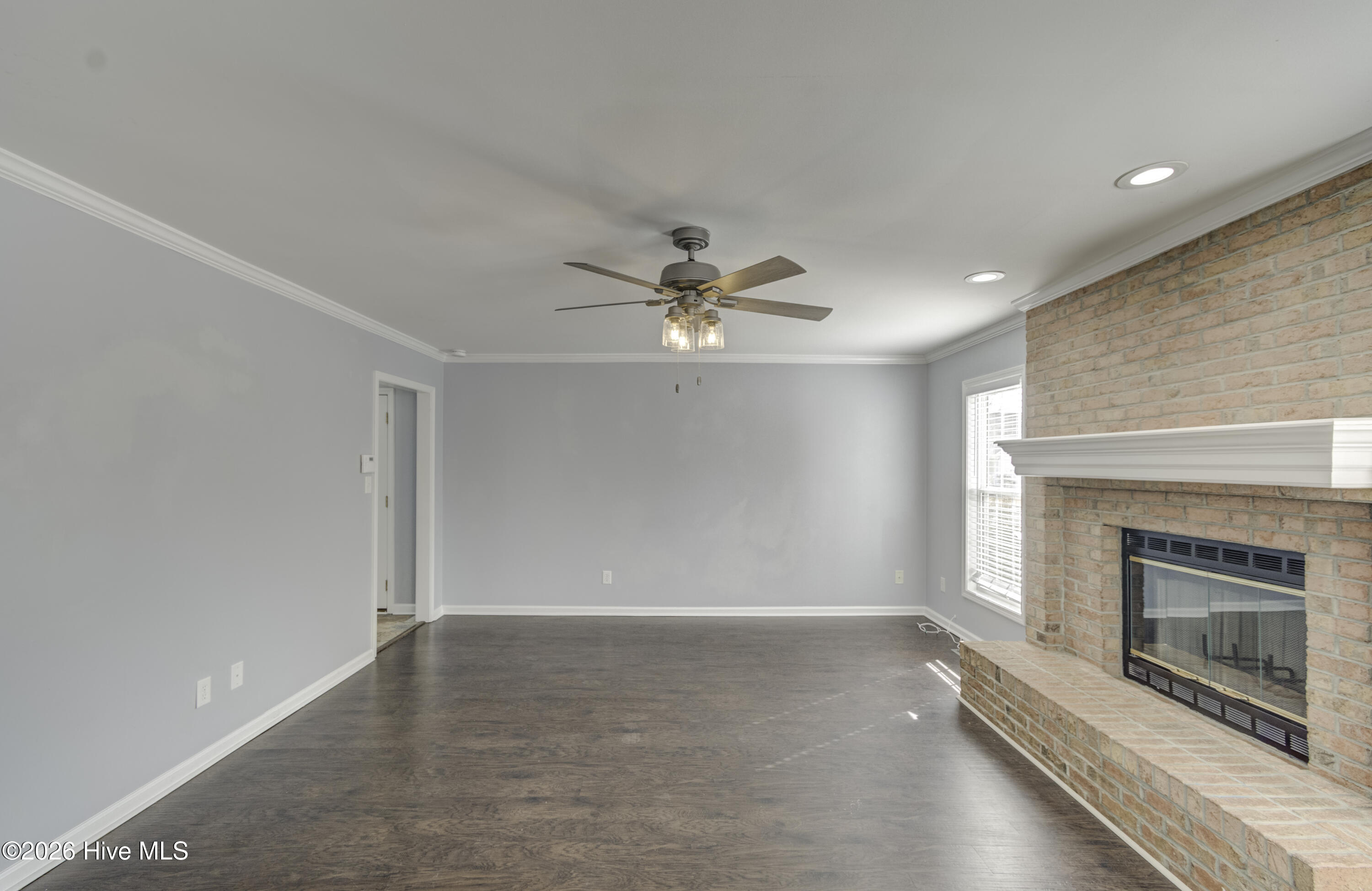 100549263 | Photo 30