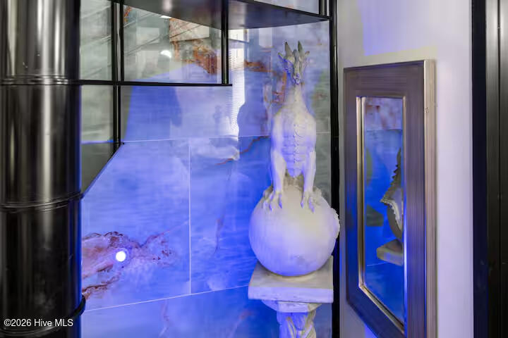 100562028 | Photo 46