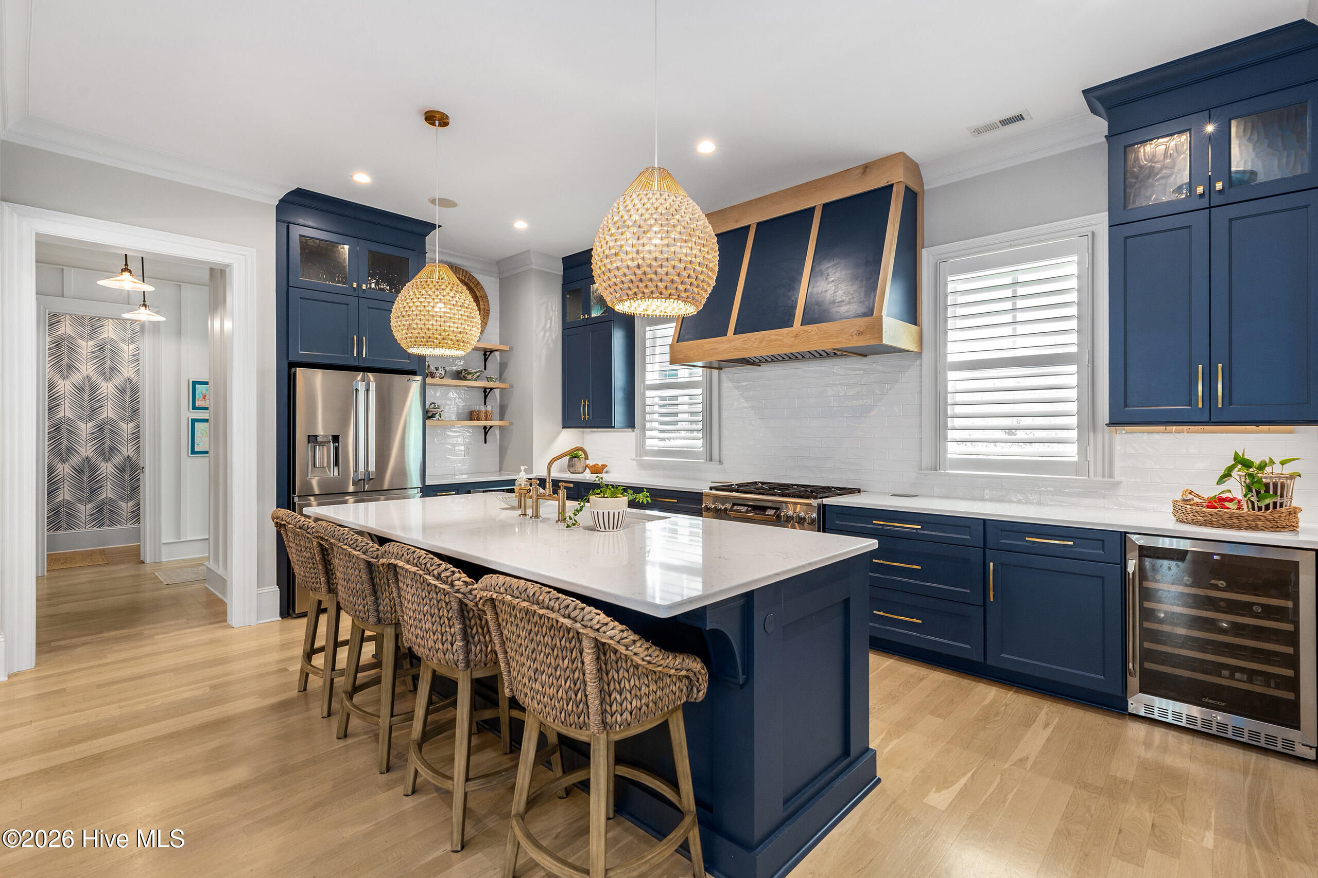 100563719 | Photo 15