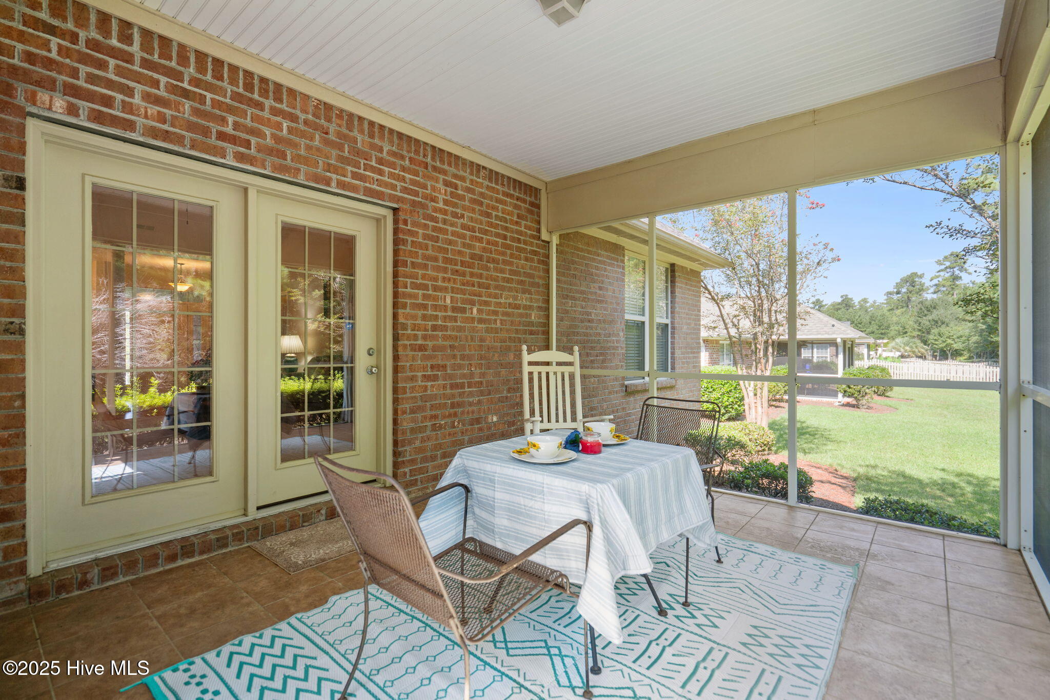 100525755 | Photo 38