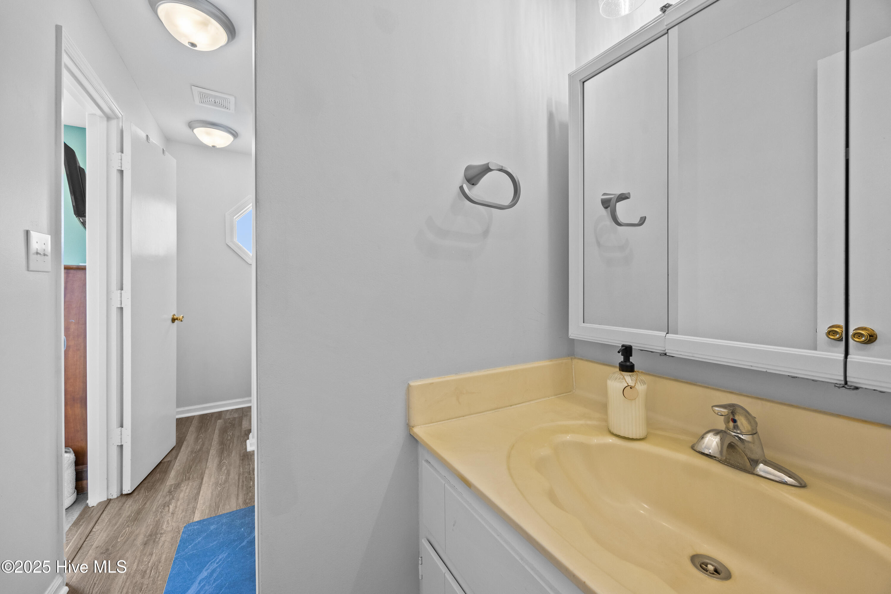 100540748 | Photo 20