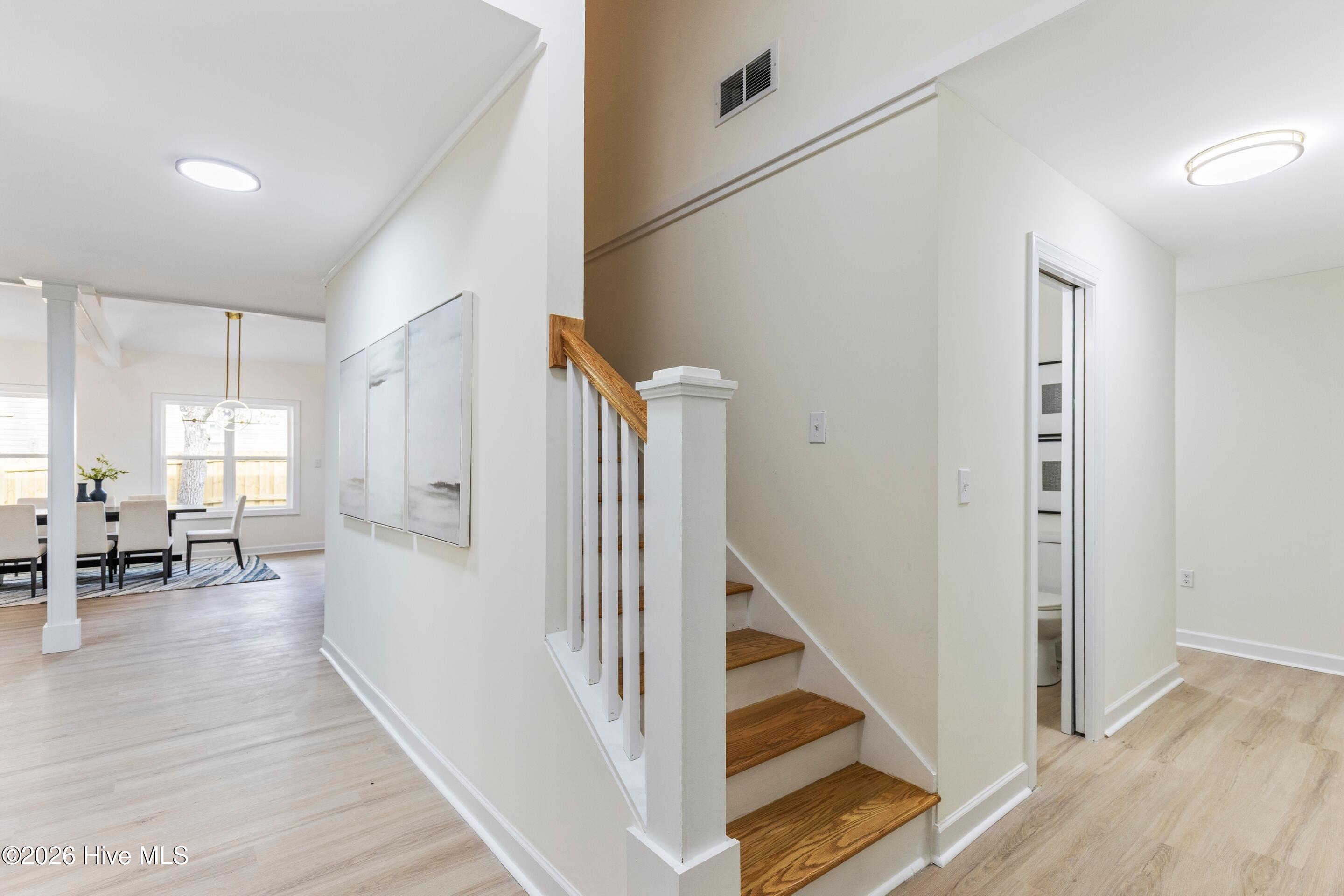 100549199 | Photo 18