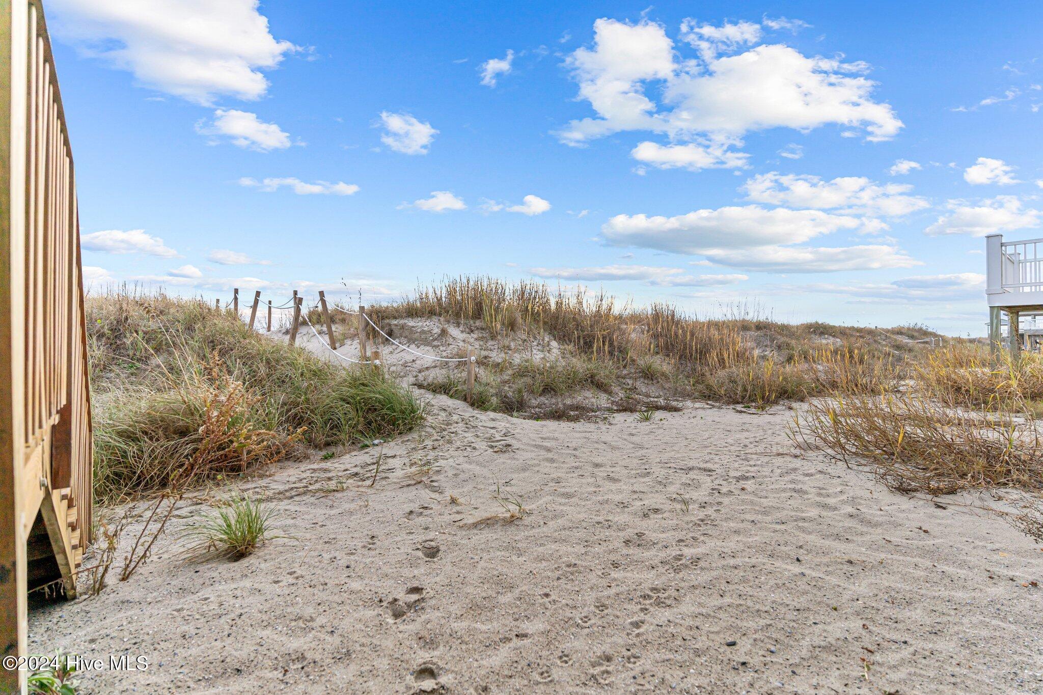 100570347 | Photo 49