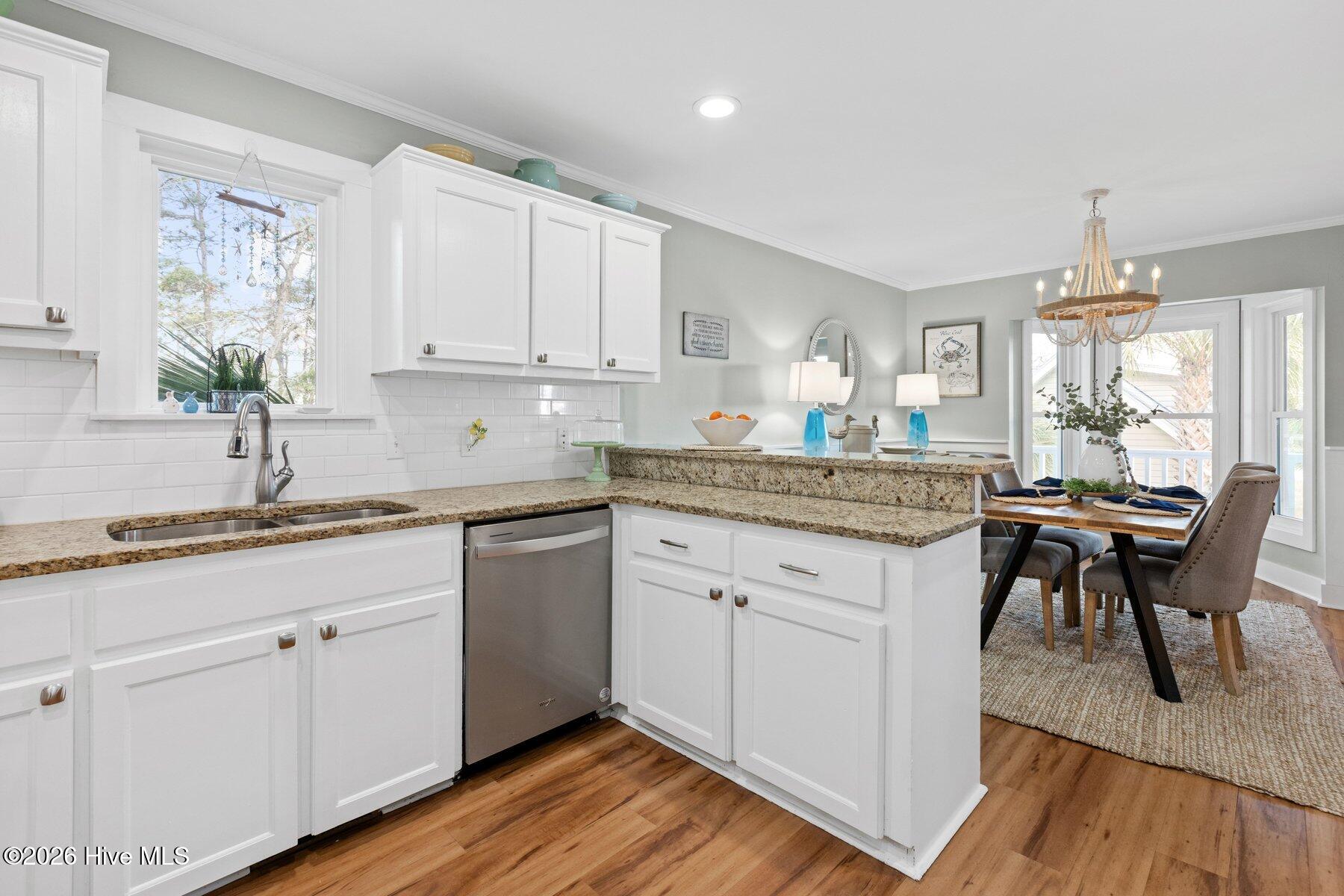 100559463 | Photo 25